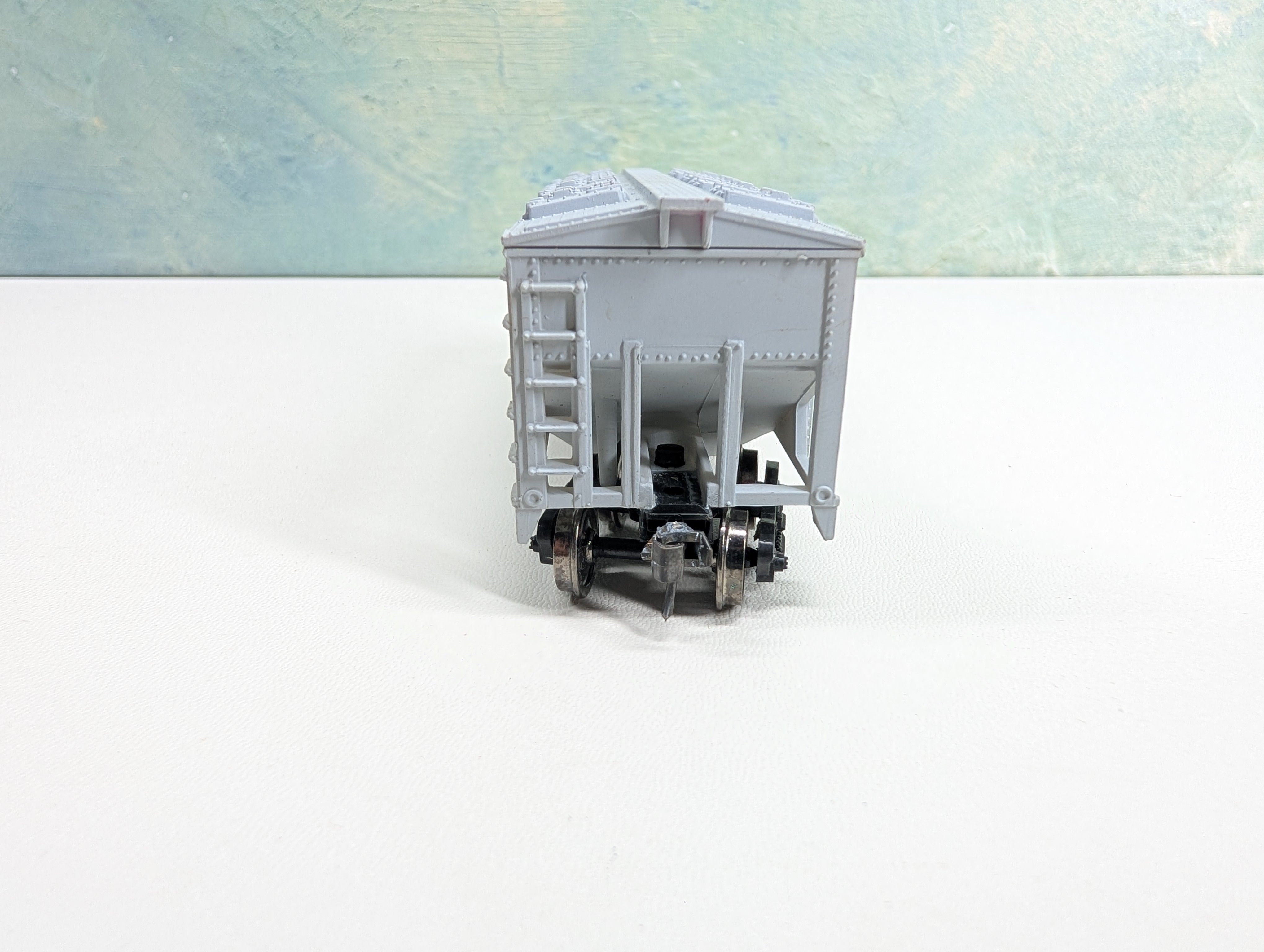 USED HO Scale 2 Bay Covered Hopper Lehigh and New England LNE #12275 Metal Wheels
