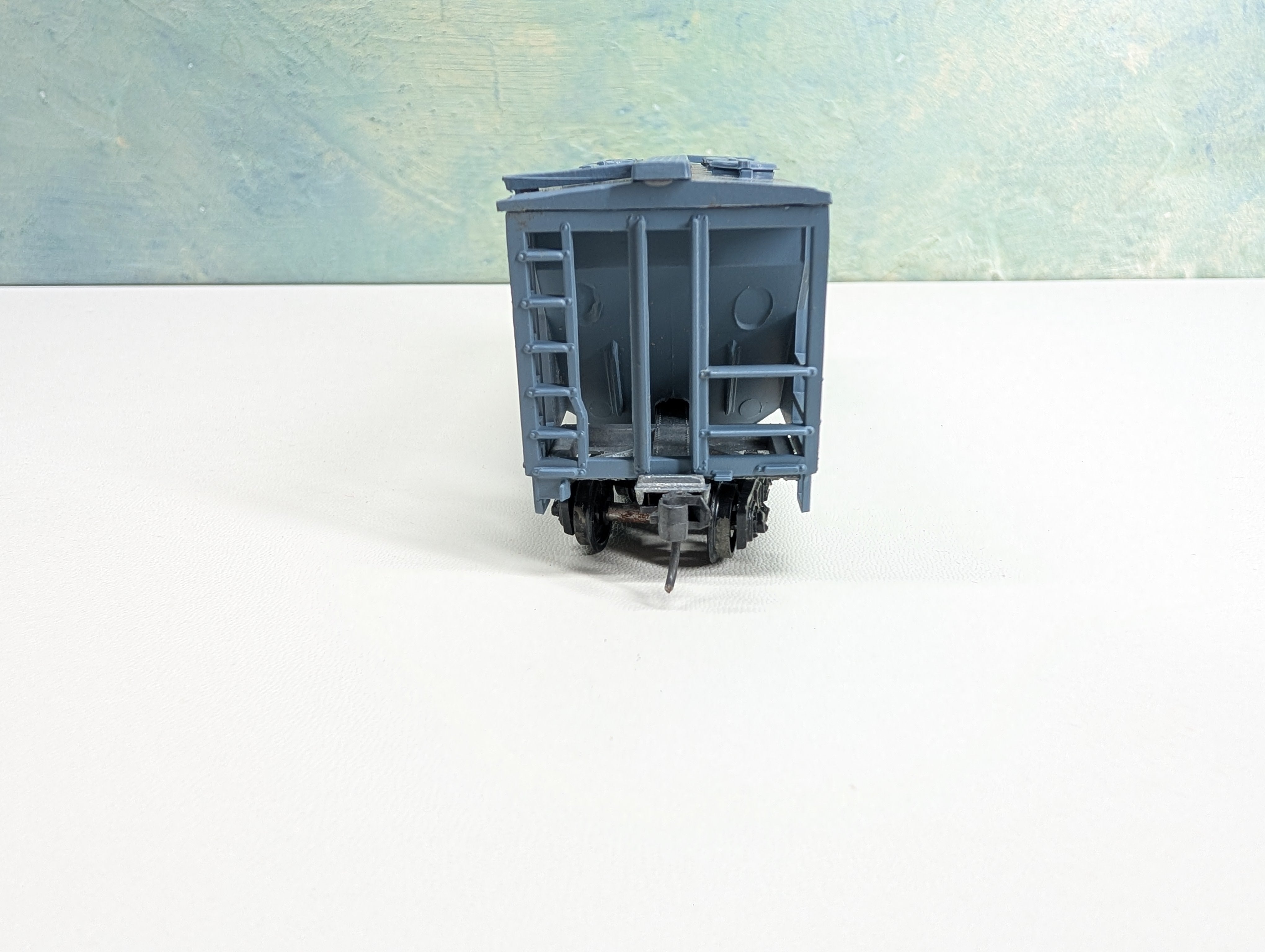 USED Roundhouse HO Scale 2 Bay Covered Hopper Southern Pacific SP #401100
