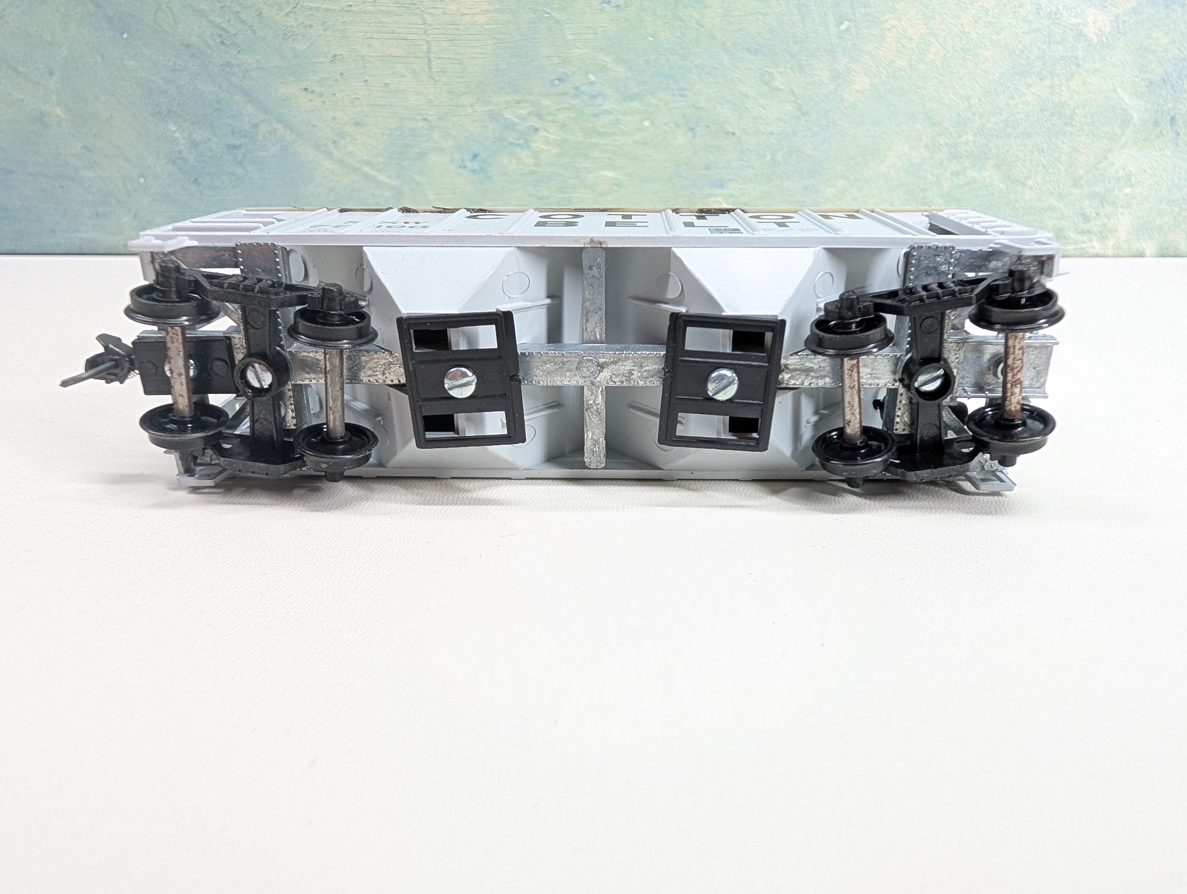 USED Roundhouse HO Scale 2 Bay Covered Hopper Cotton Belt SSW #77196