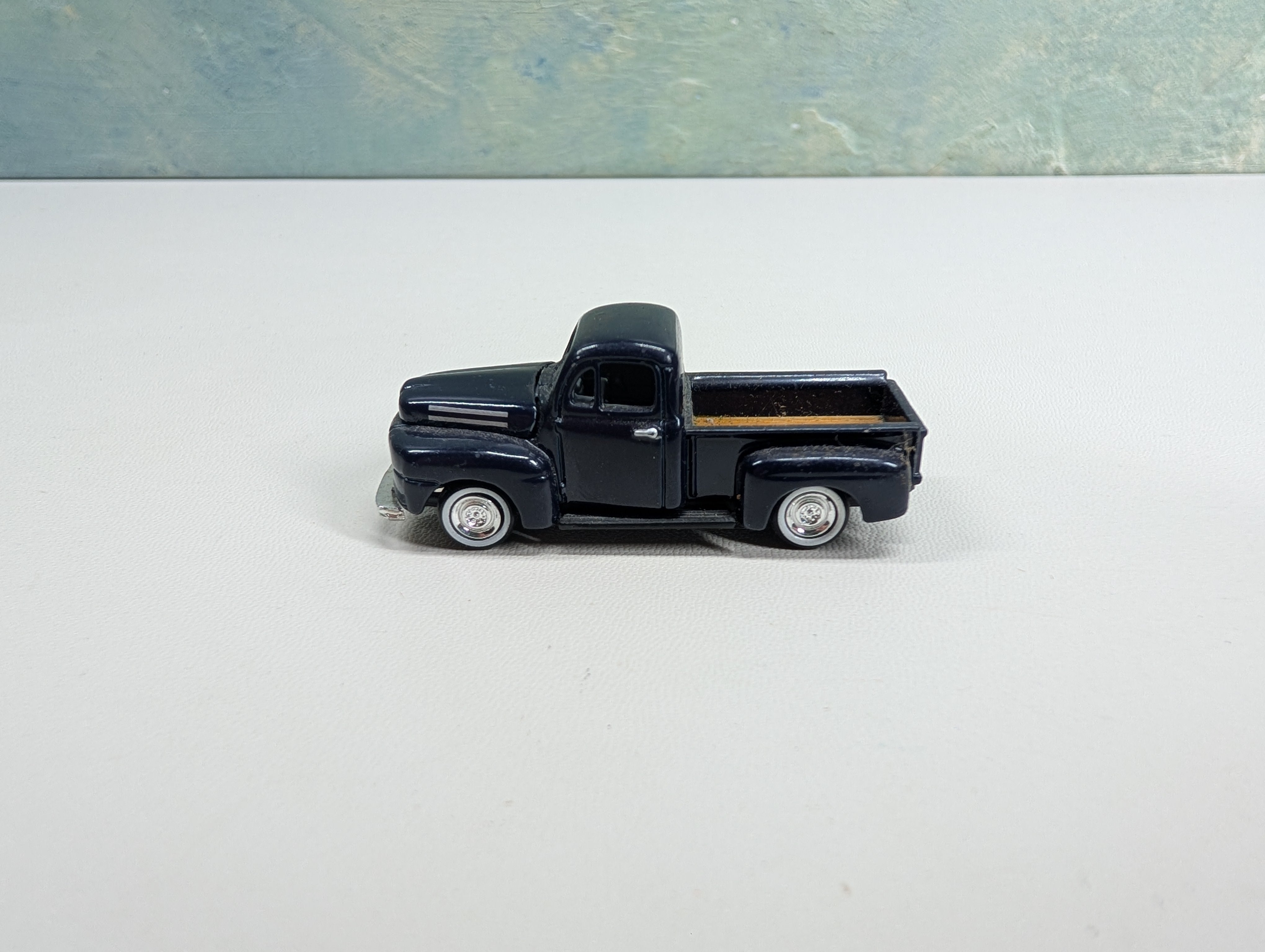 USED Classic Metal Works HO Scale 1950 Ford Pick-Up Dark Blue