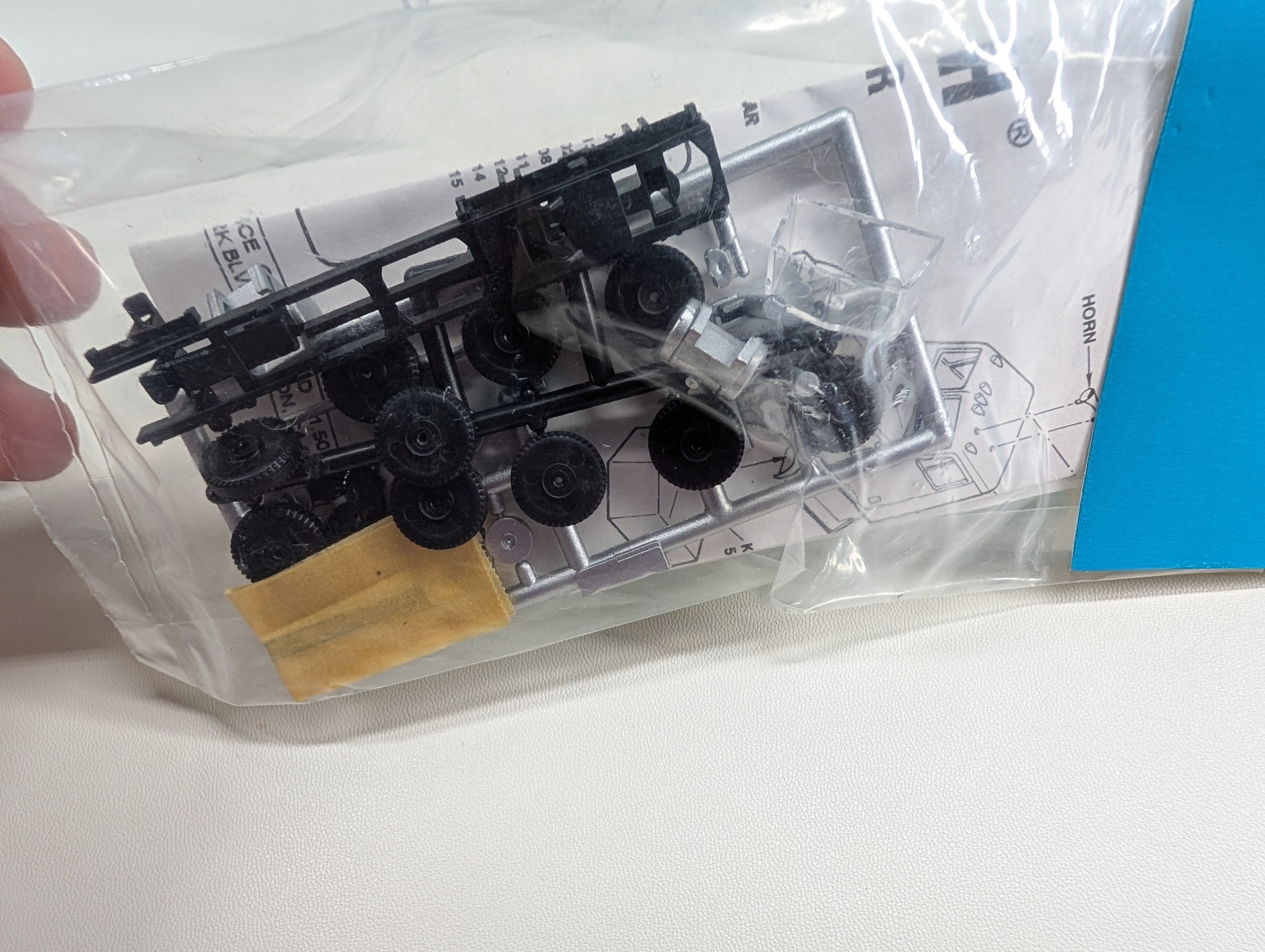 Athearn 5669 HO Scale Conventional Tractor Burlington Northern Sealed KIT