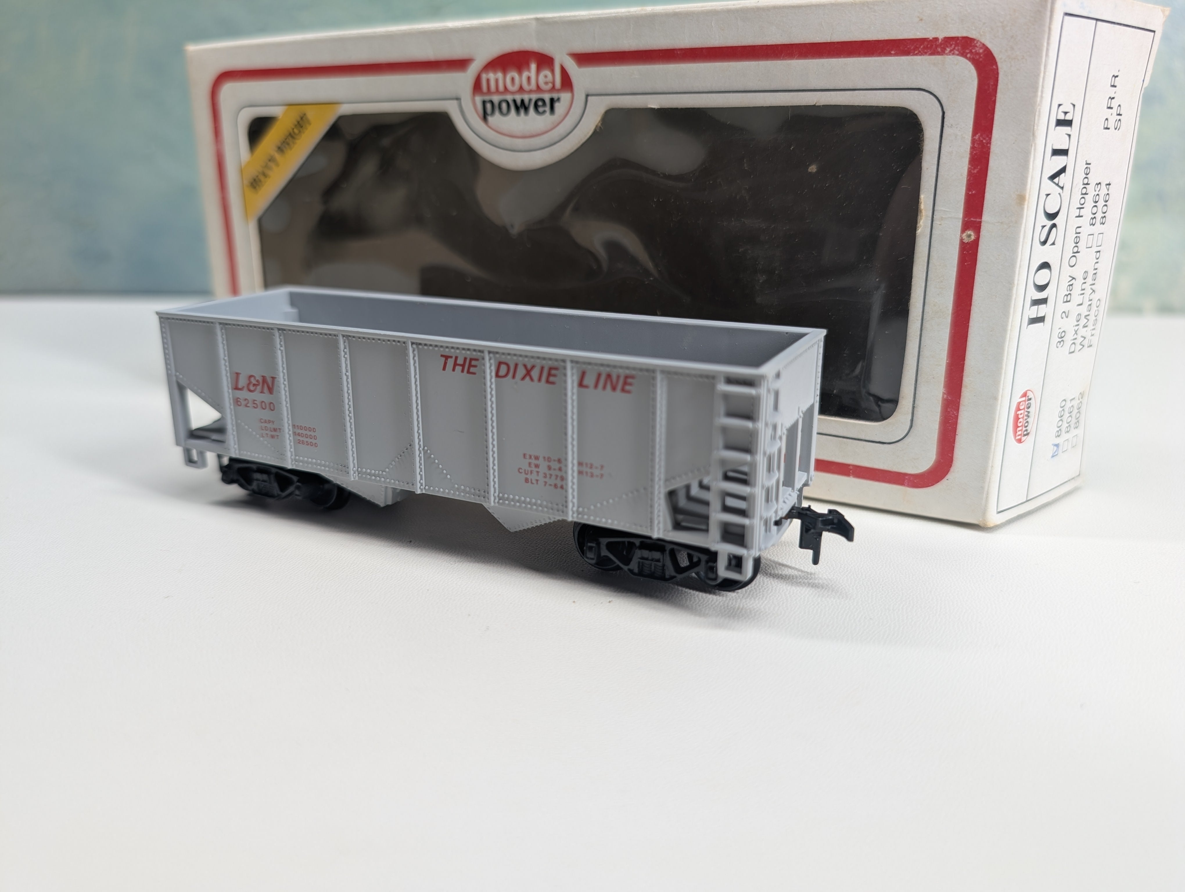 USED Model Power HO Scale 36' 2 Bay Hopper Louisville & Nashville L&N #62500 Dixie Line