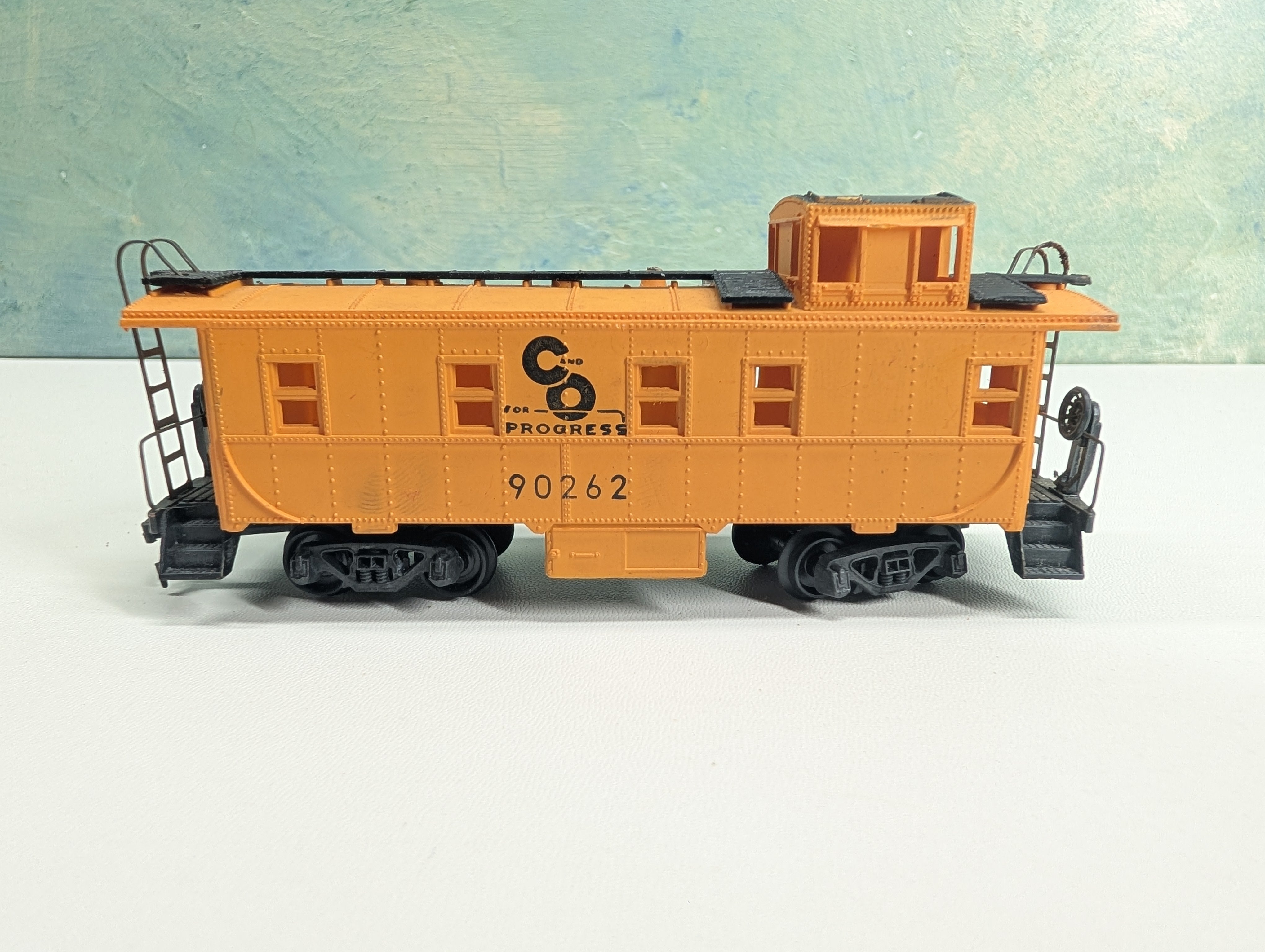 USED AHM HO Scale Caboose Chesapeake and Ohio C&O #90262