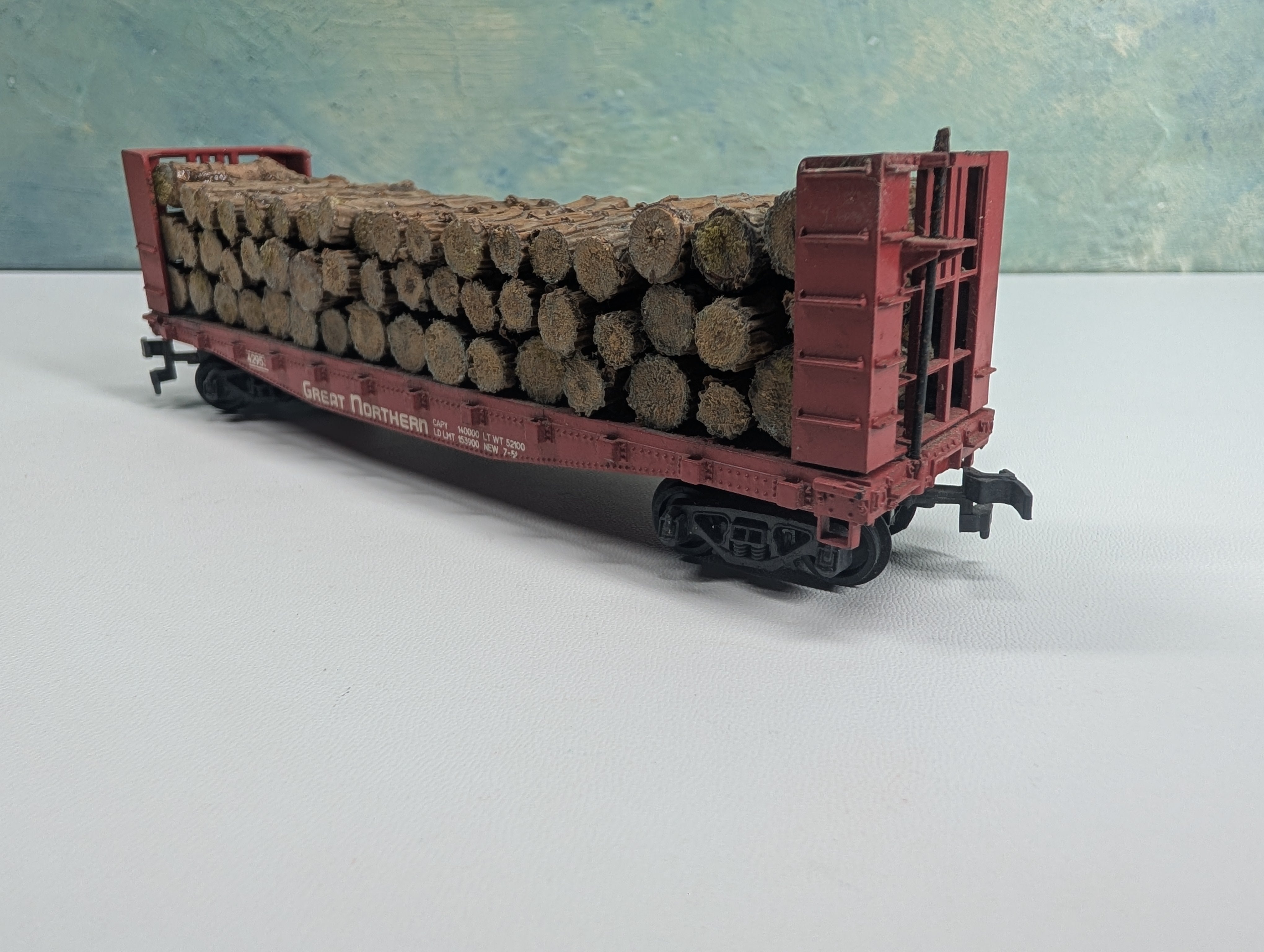 USED HO Scale 44' Bulkhead w/ Custom Log Load Great Northern GN #42953