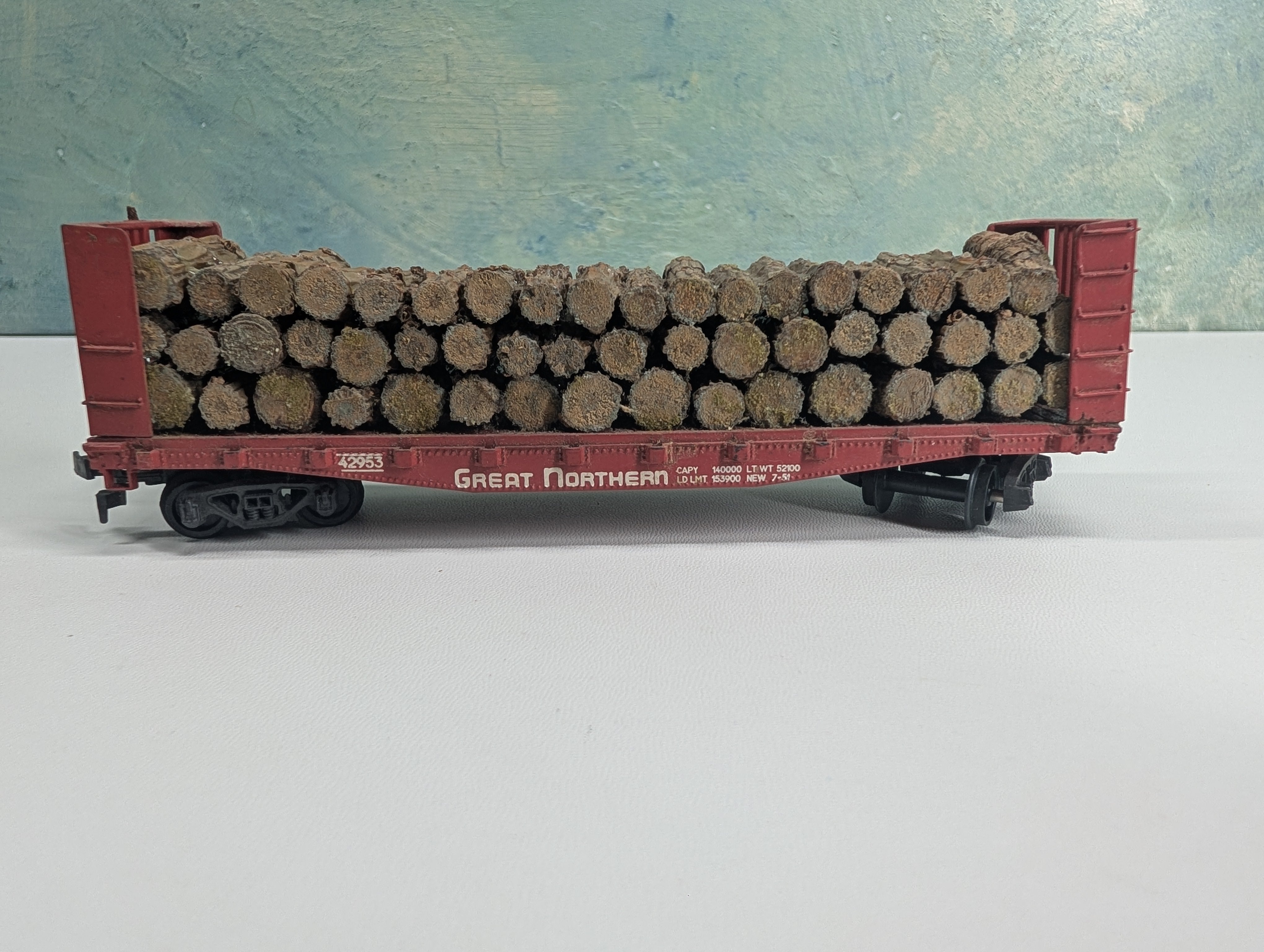 USED HO Scale 44' Bulkhead w/ Custom Log Load Great Northern GN #42953