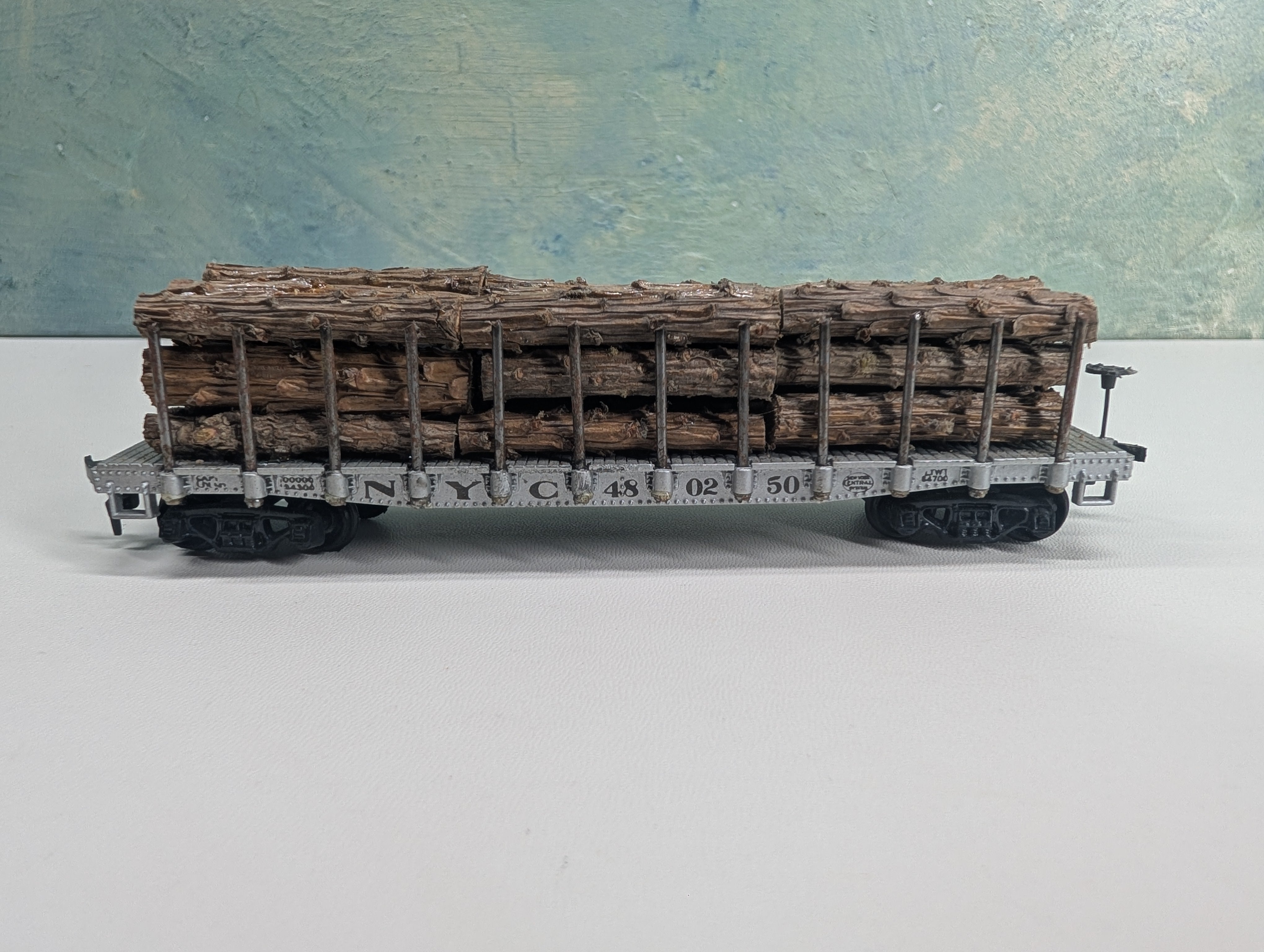 USED Varney HO Scale 40 Flat Car w/ Custom Log Load New York Central NYC #480250