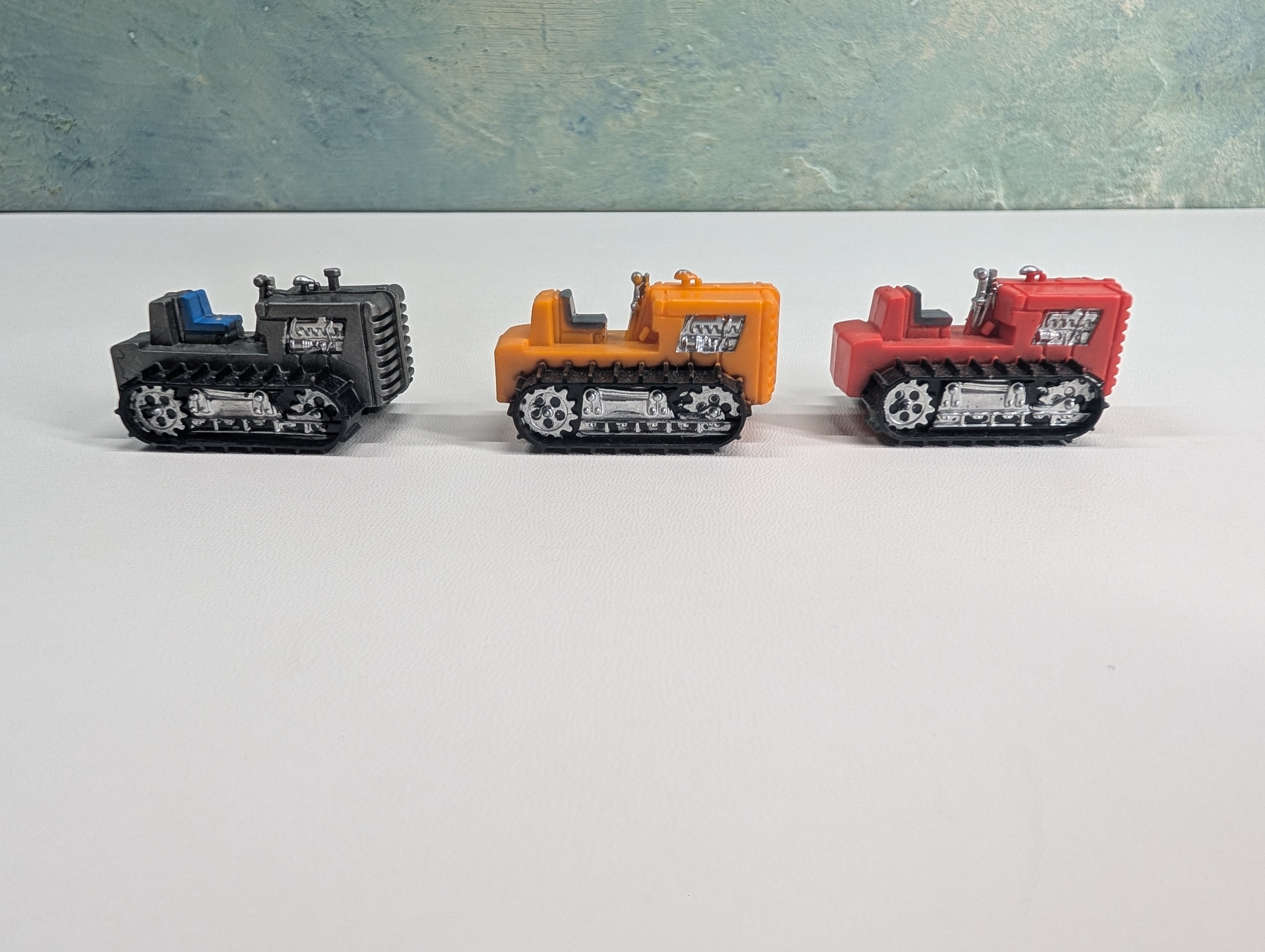 USED Tyco HO Scale Tractor Loads for Flat Cars (3 pcs)