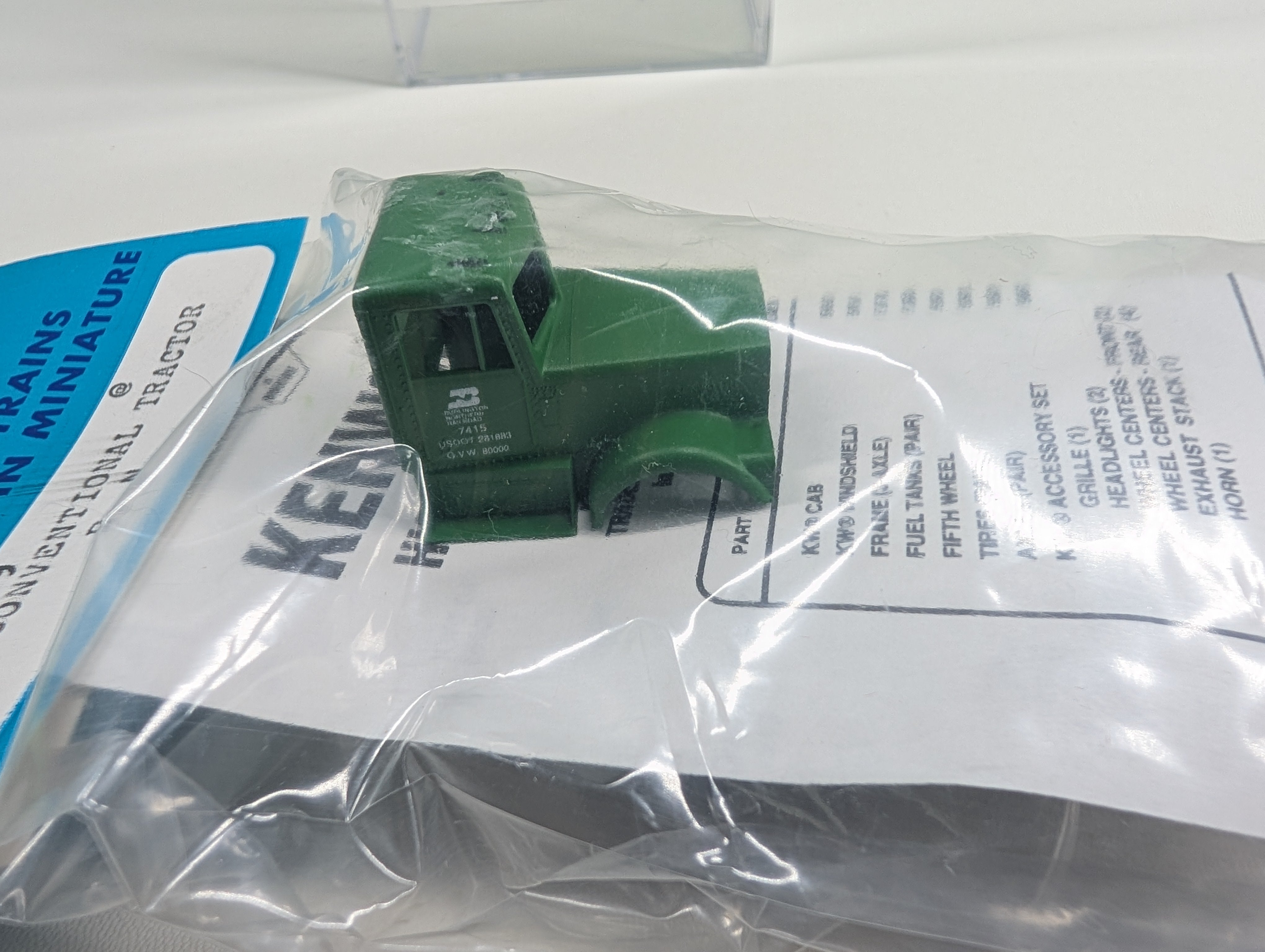 Athearn 5669 HO Scale Conventional Tractor Burlington Northern