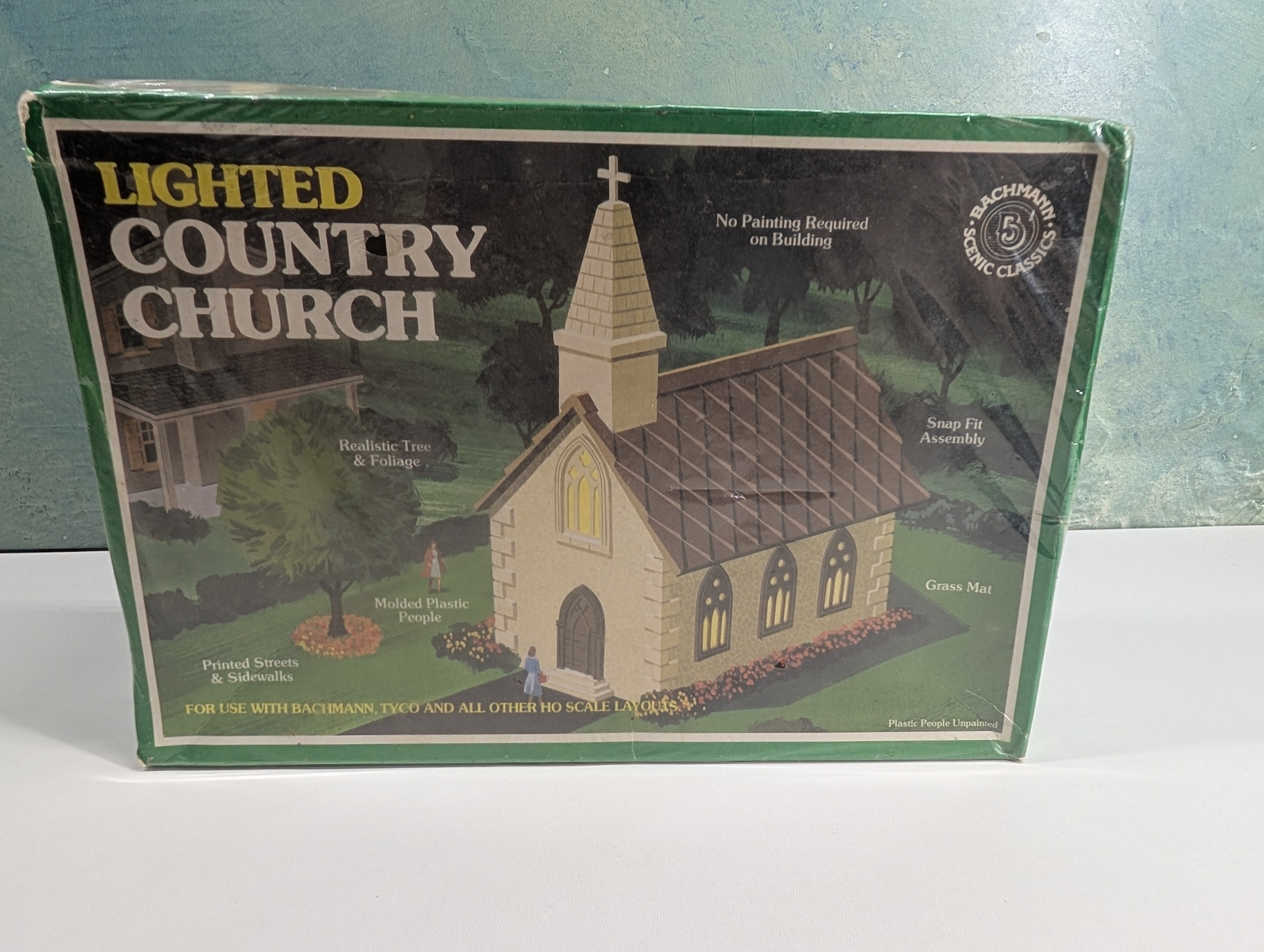 Bachmann Plasticville 49-2576 HO Scale Lighted Country Church (Sealed) KIT