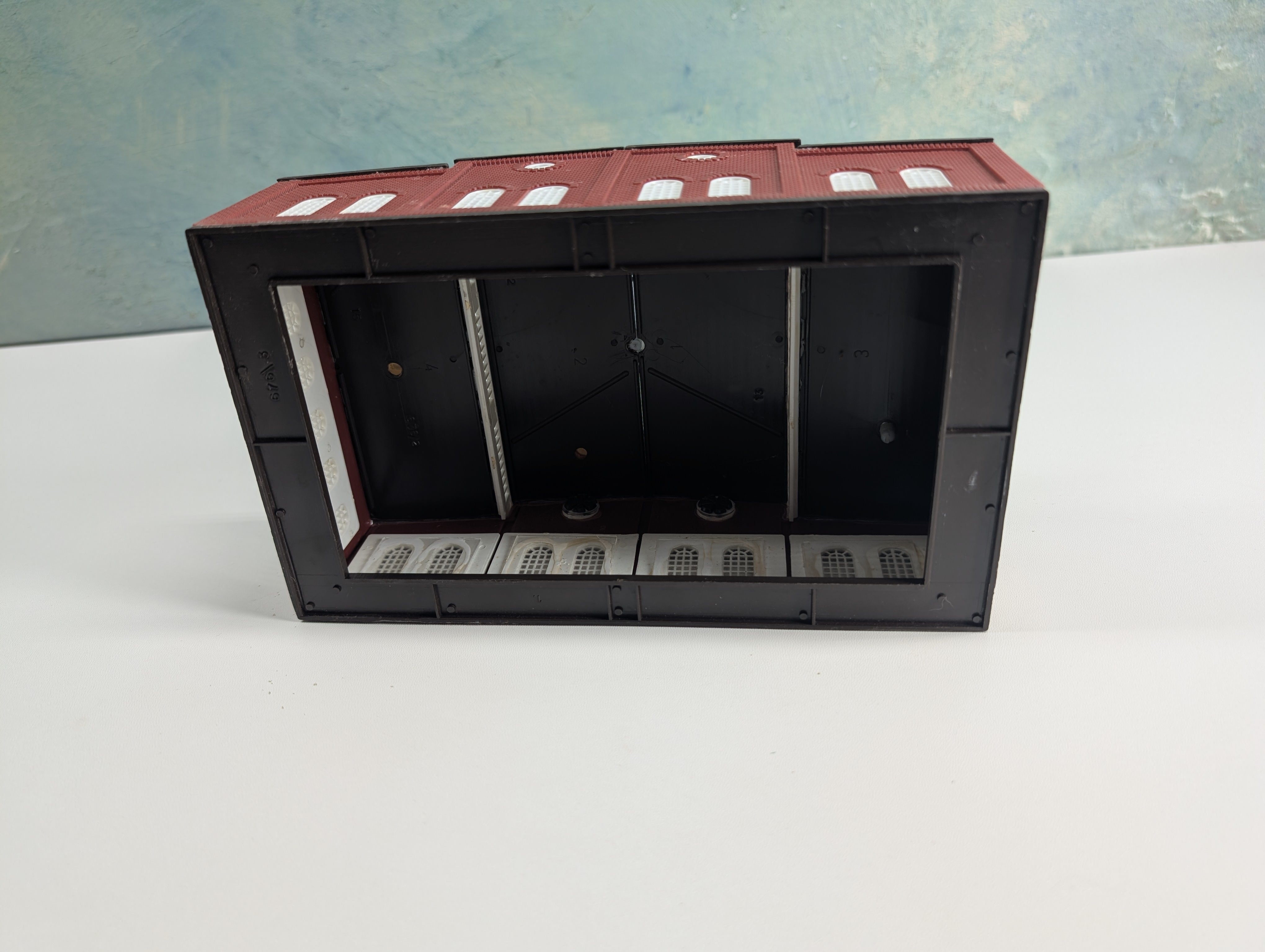 USED HO Scale Small Brick Industry Building