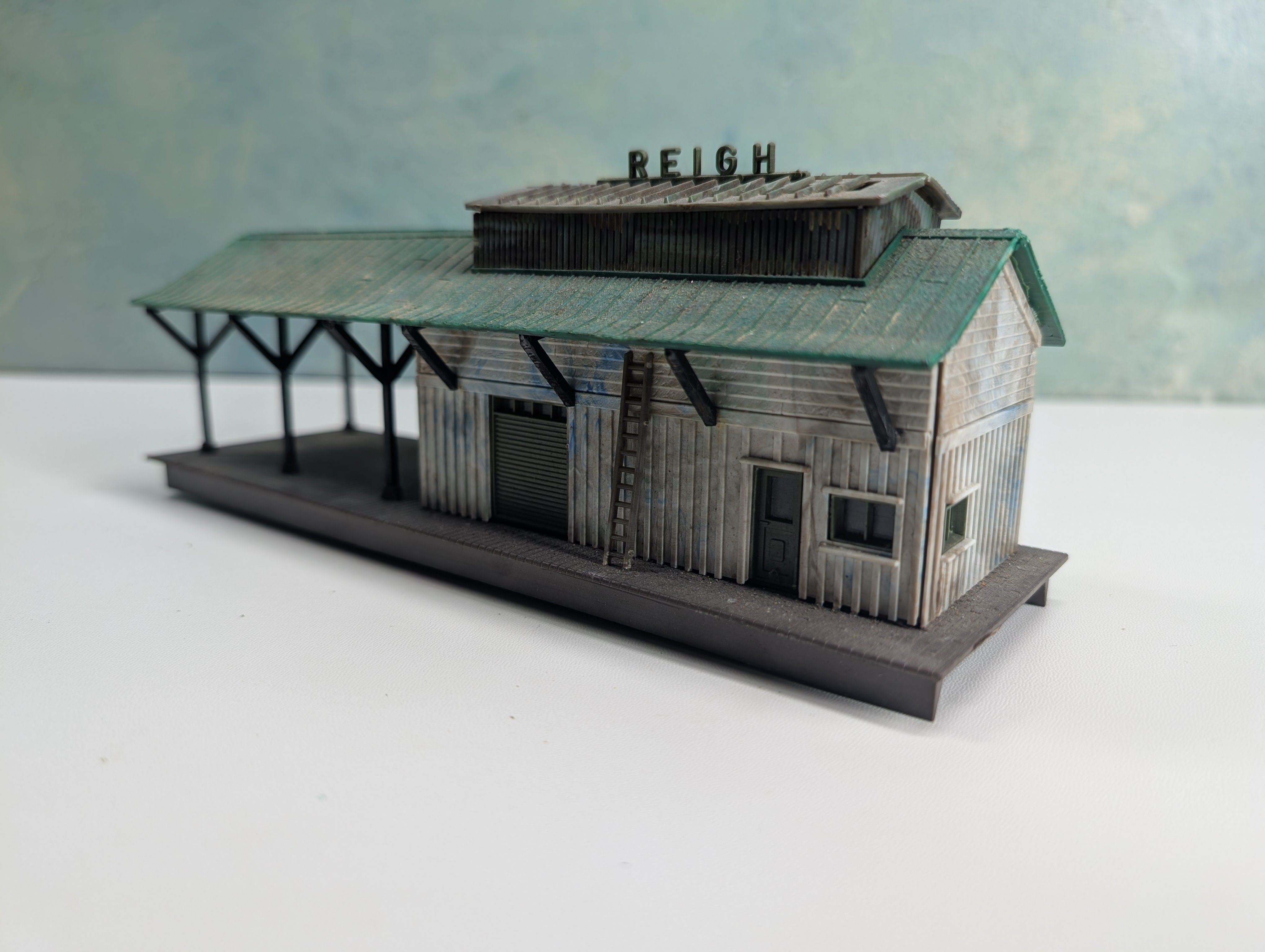 USED Heljan HO Scale Freight Station