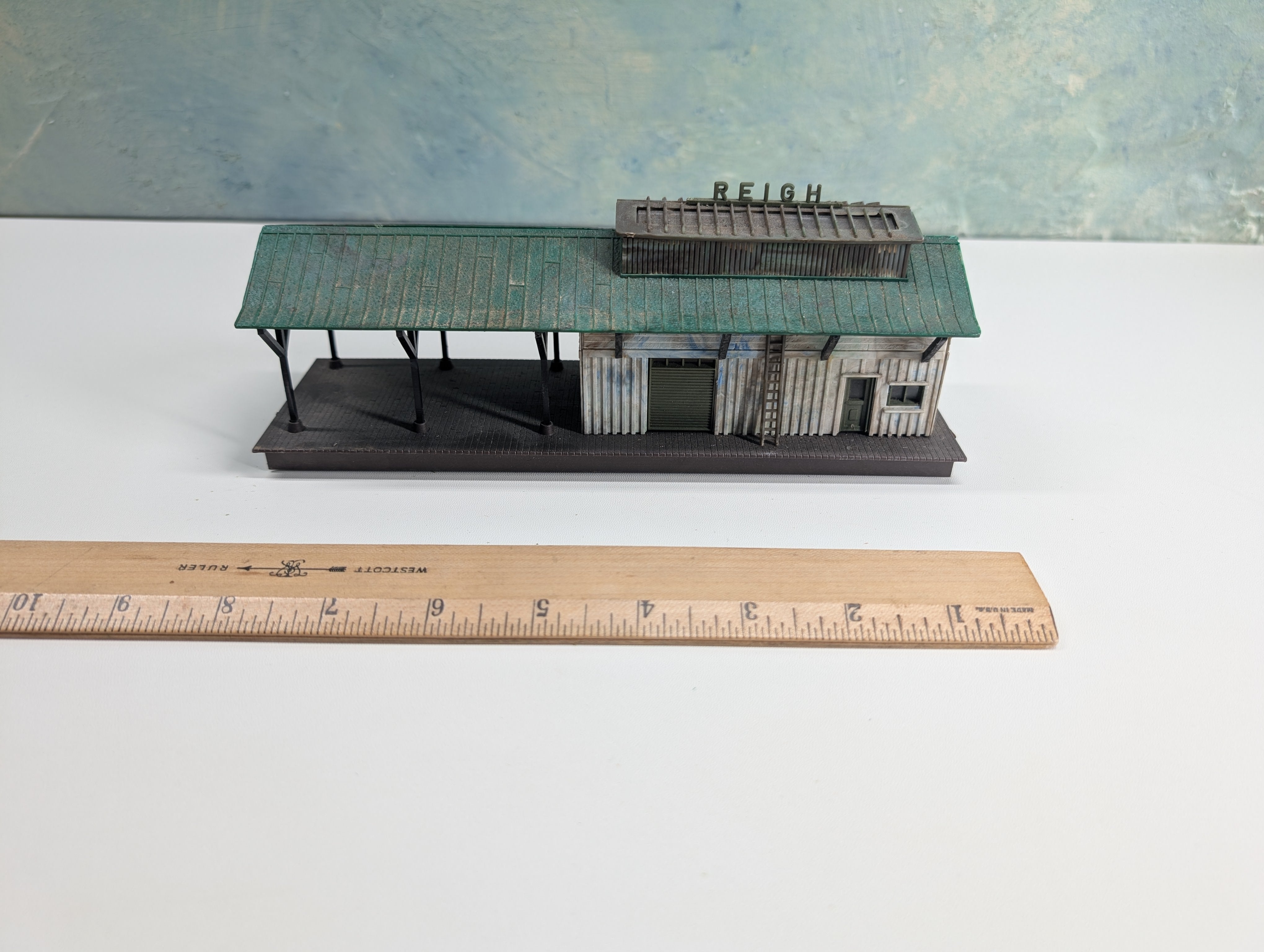 USED Heljan HO Scale Freight Station