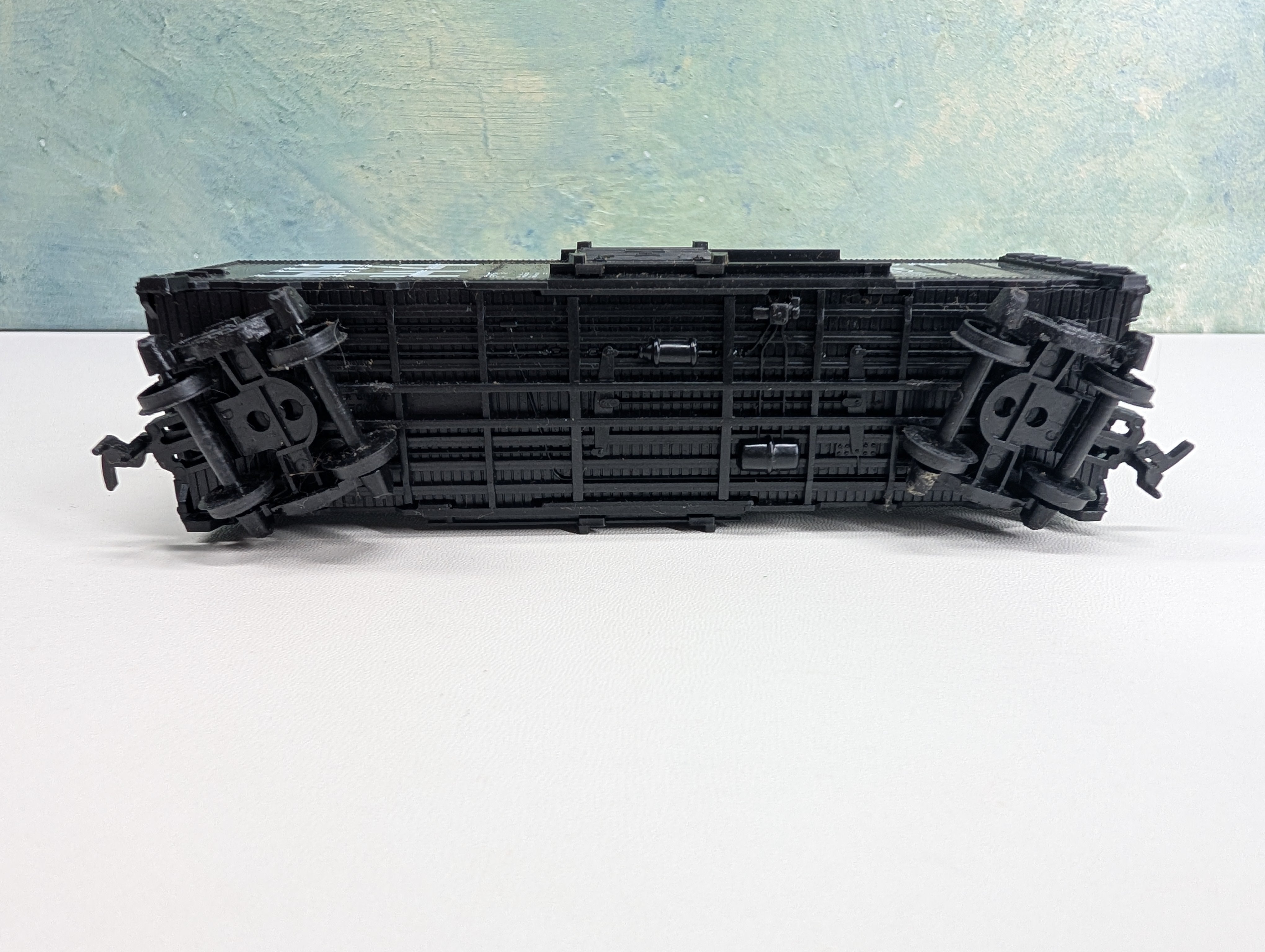 USED HO Scale 40' Box Car New Haven NH #32957