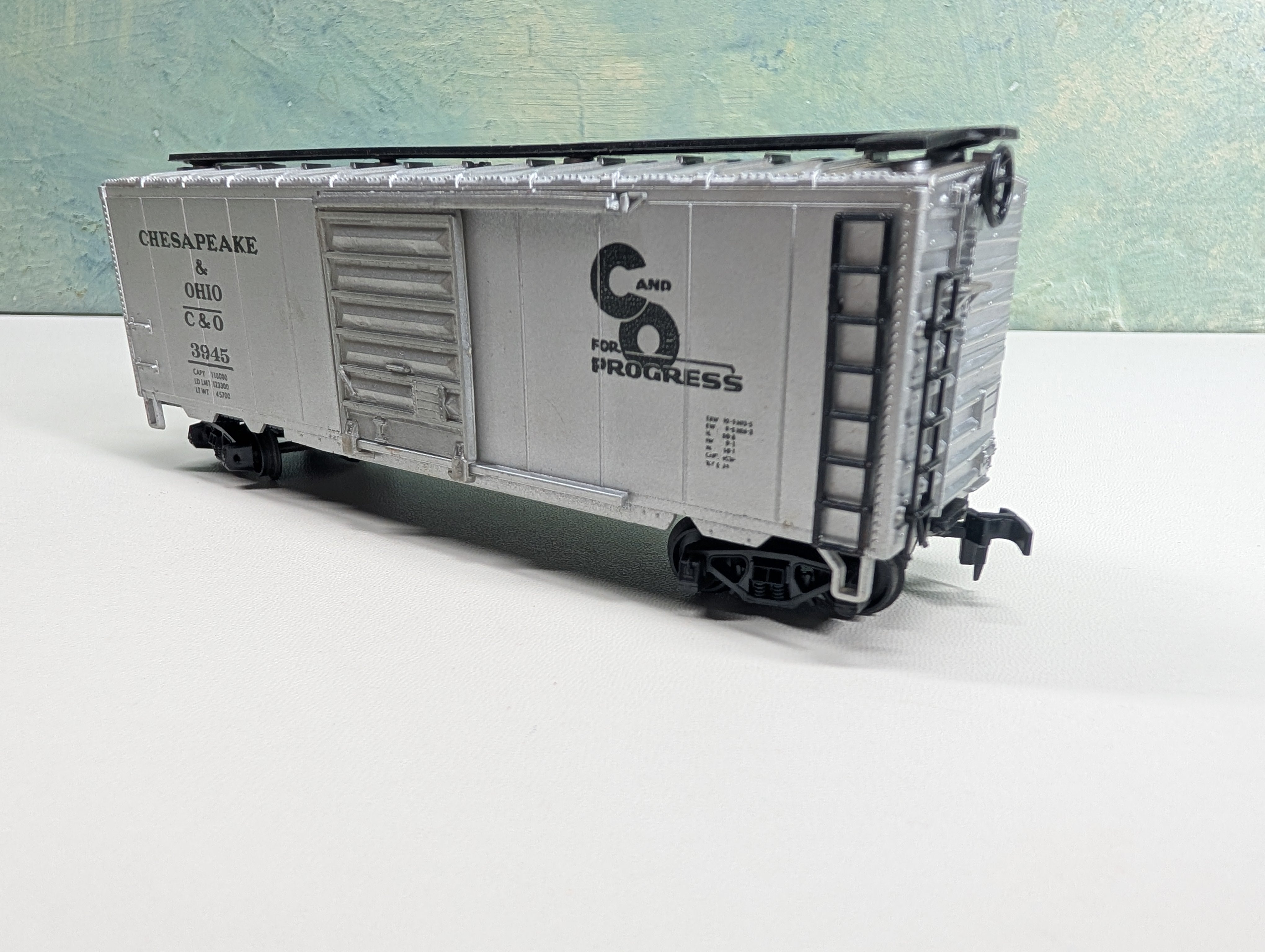 USED ROCO HO Scale 40' Box Car Chesapeake and Ohio C&O #3945