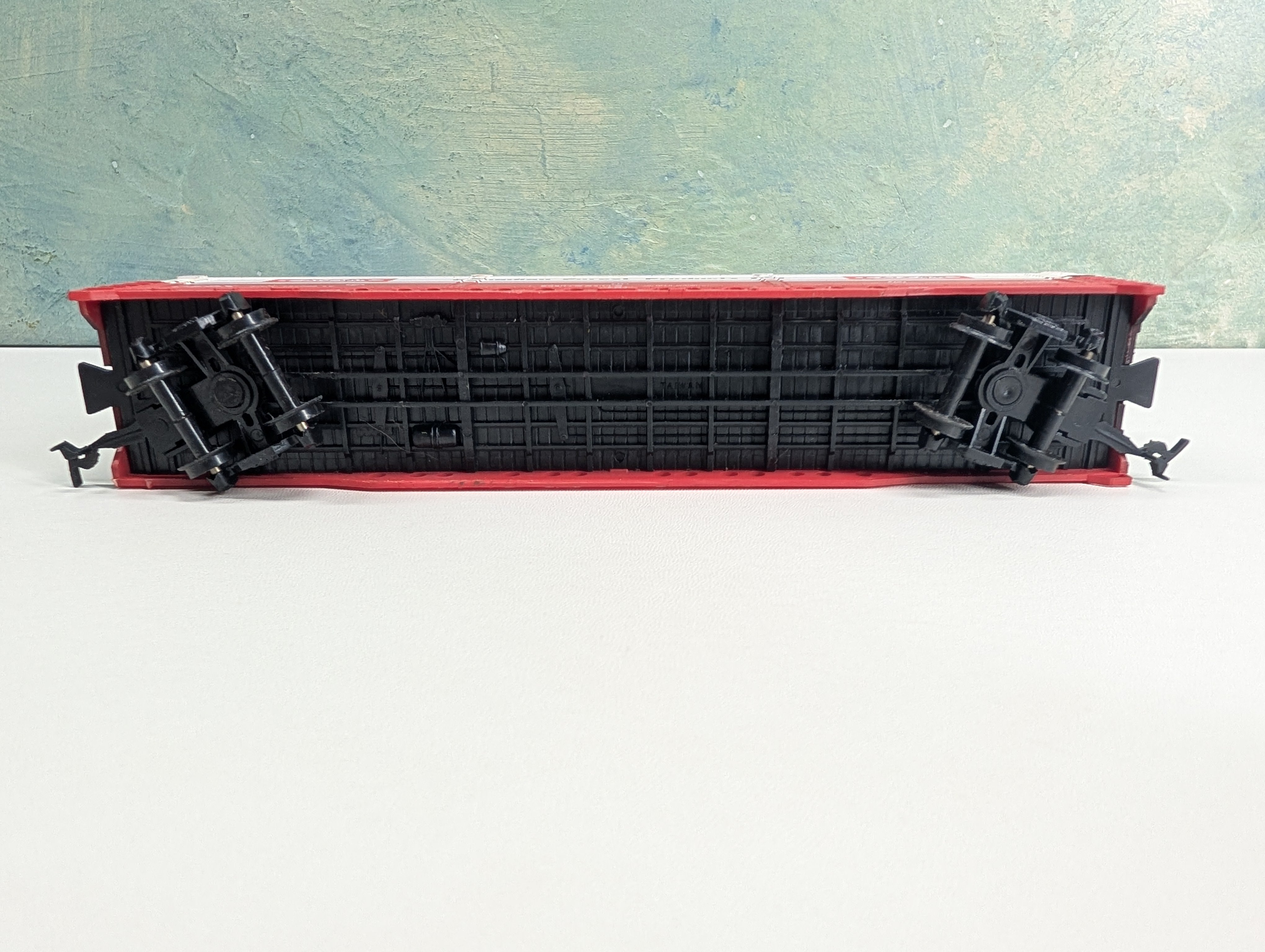 USED HO Scale All Door Box Car Canfor CFPX #4542