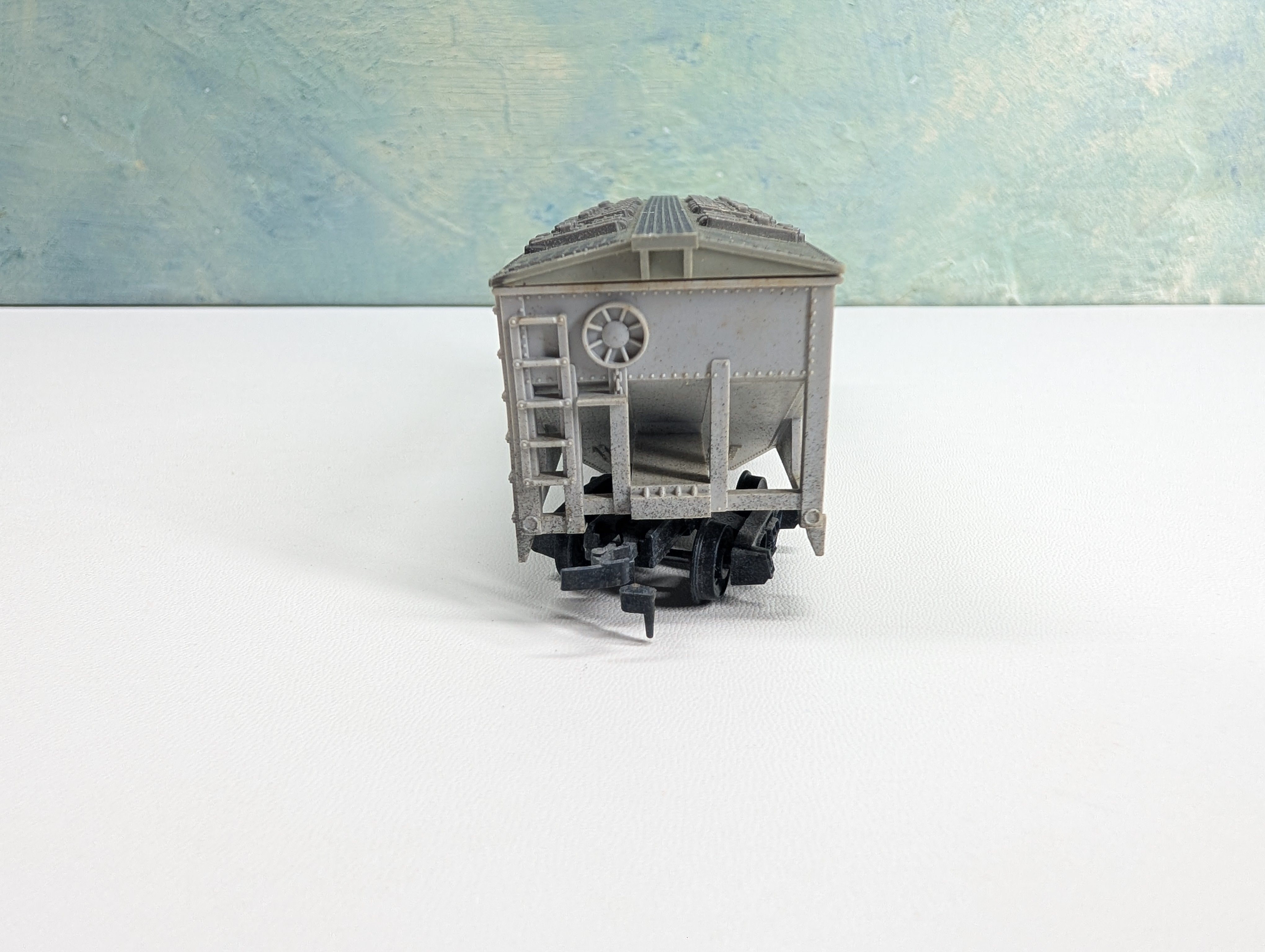 USED Fleischmann HO Scale 35' 2-Bay Covered Hopper Baltimore and Ohio B&O #38170 Weathered