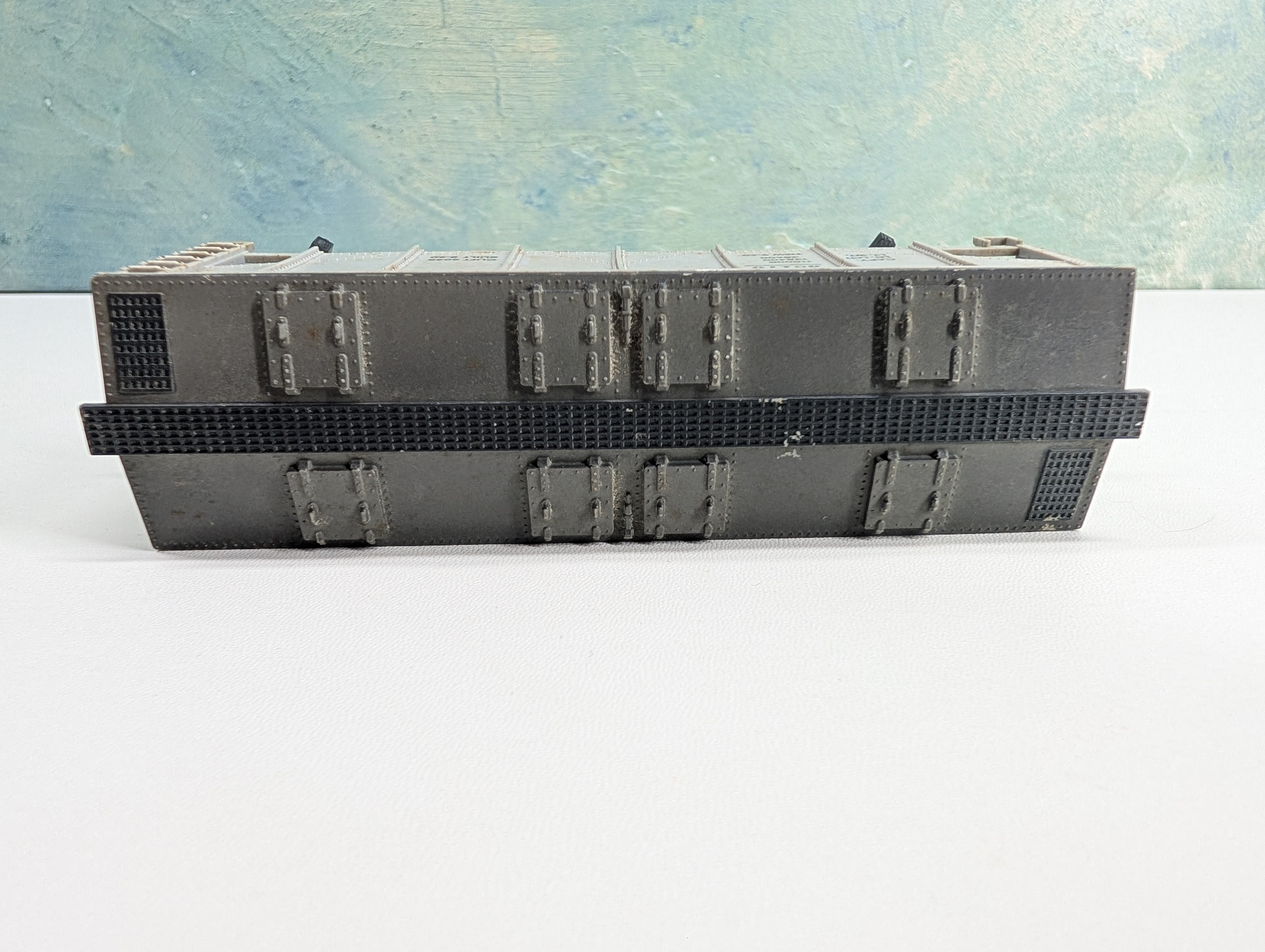 USED Fleischmann HO Scale 35' 2-Bay Covered Hopper Baltimore and Ohio B&O #38170 Weathered
