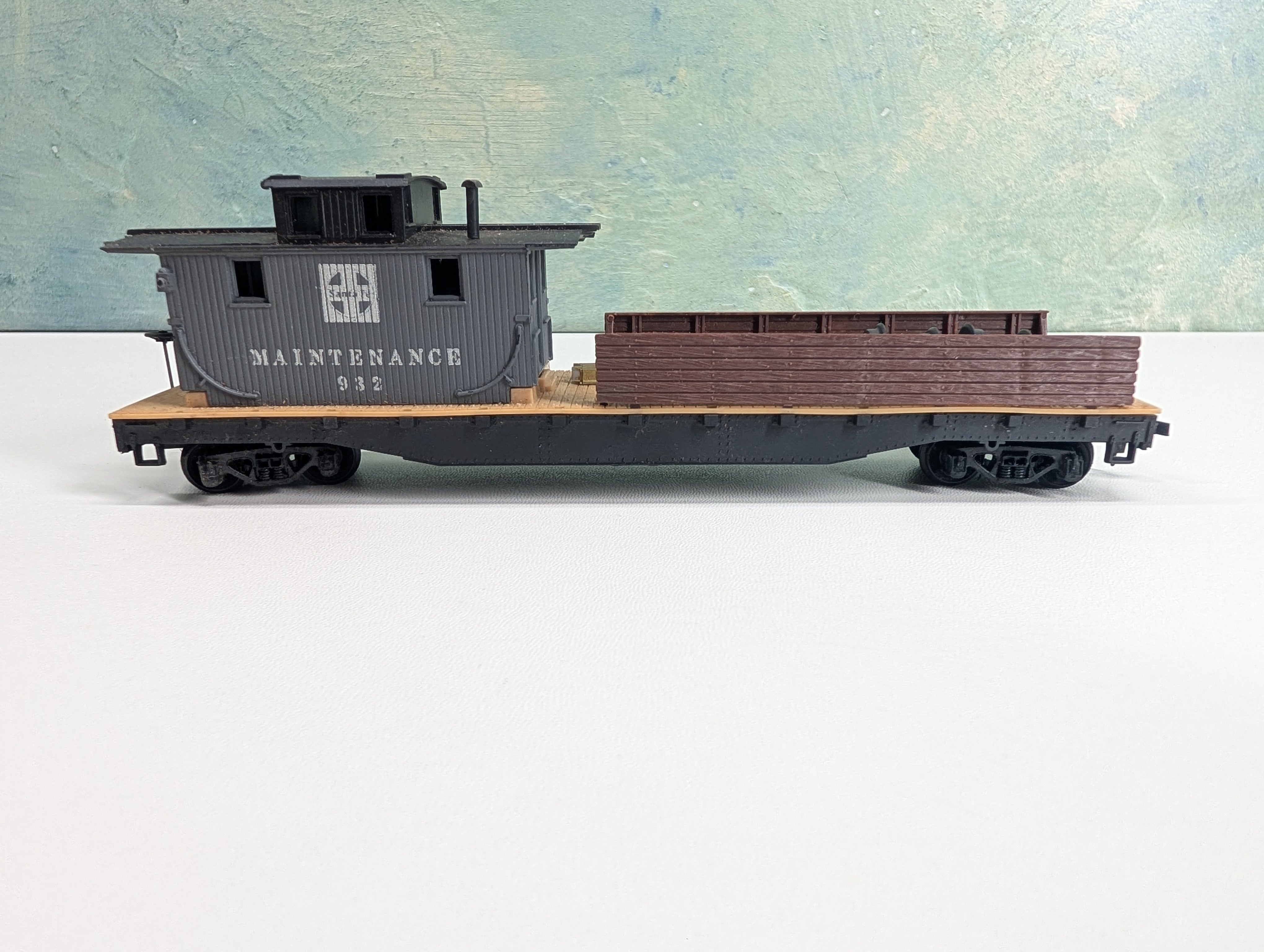 USED Tyco HO Scale MOW Boom Tender Flat Car w/ Brake Wheel! Santa Fe #932