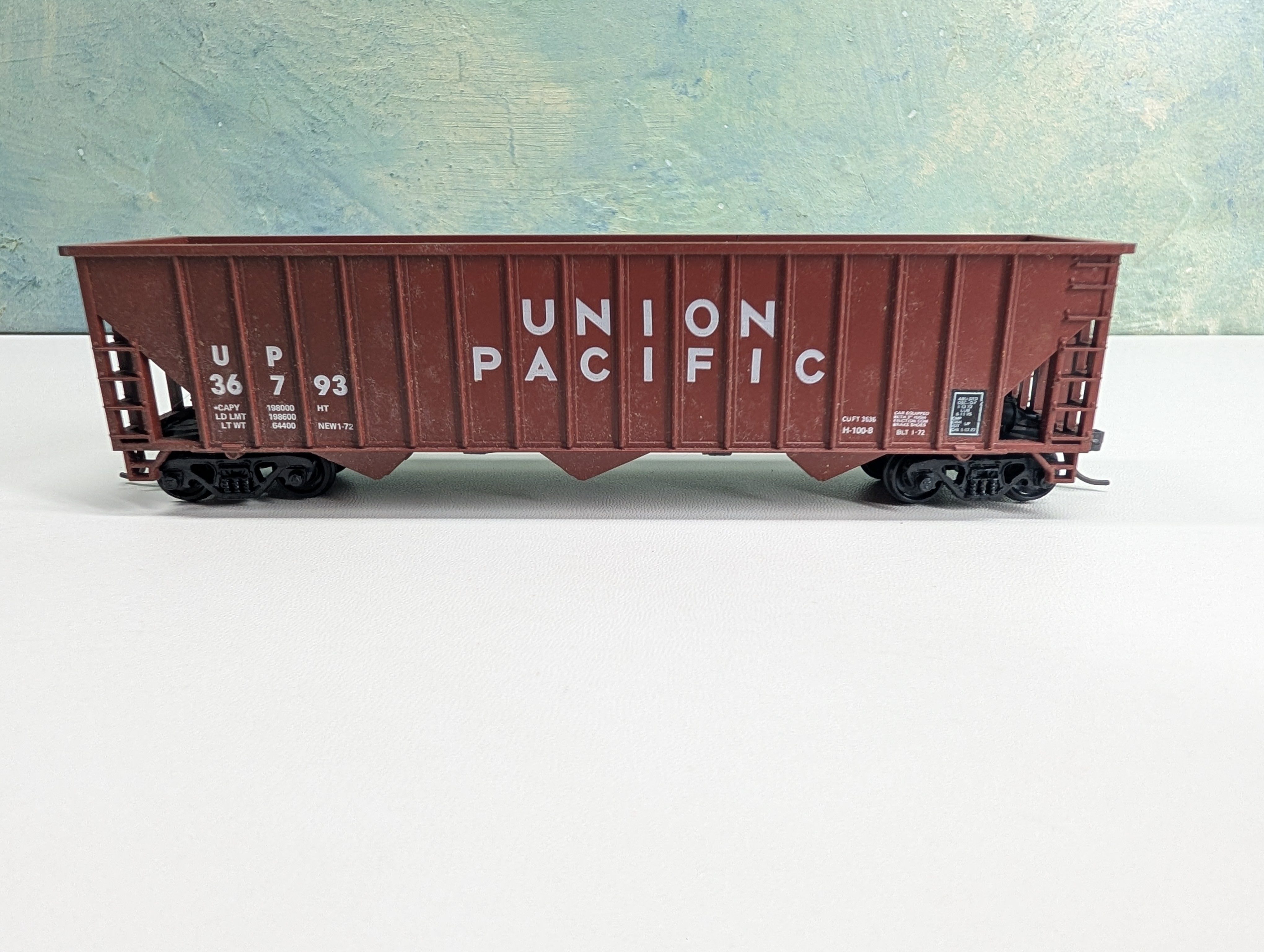 USED HO Scale 3 Bay 100 Ton Hopper Union Pacific UP #36793