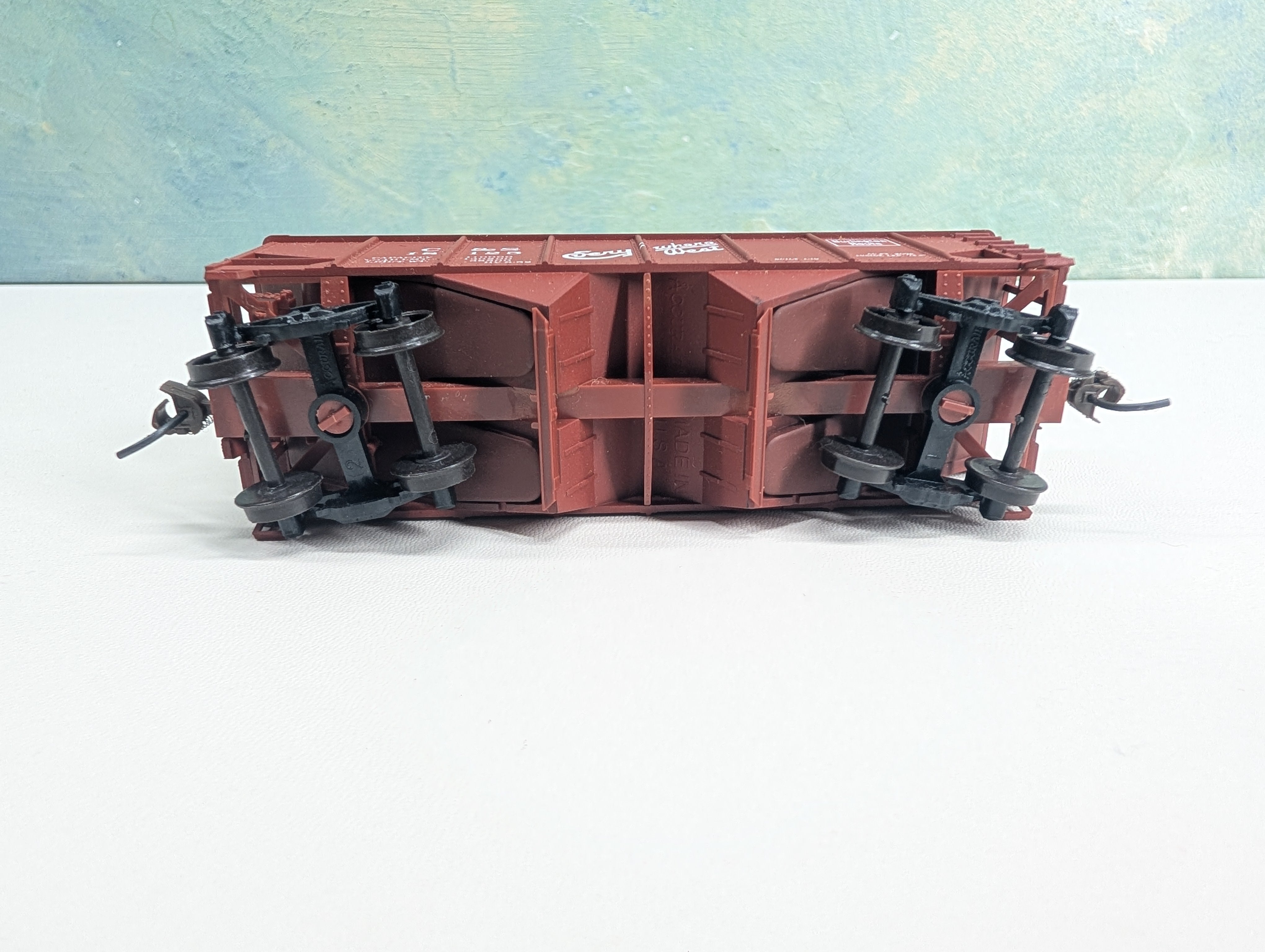 USED Accurail HO Scale 55 Ton 2 Bay Hopper Burlington C&S #18125