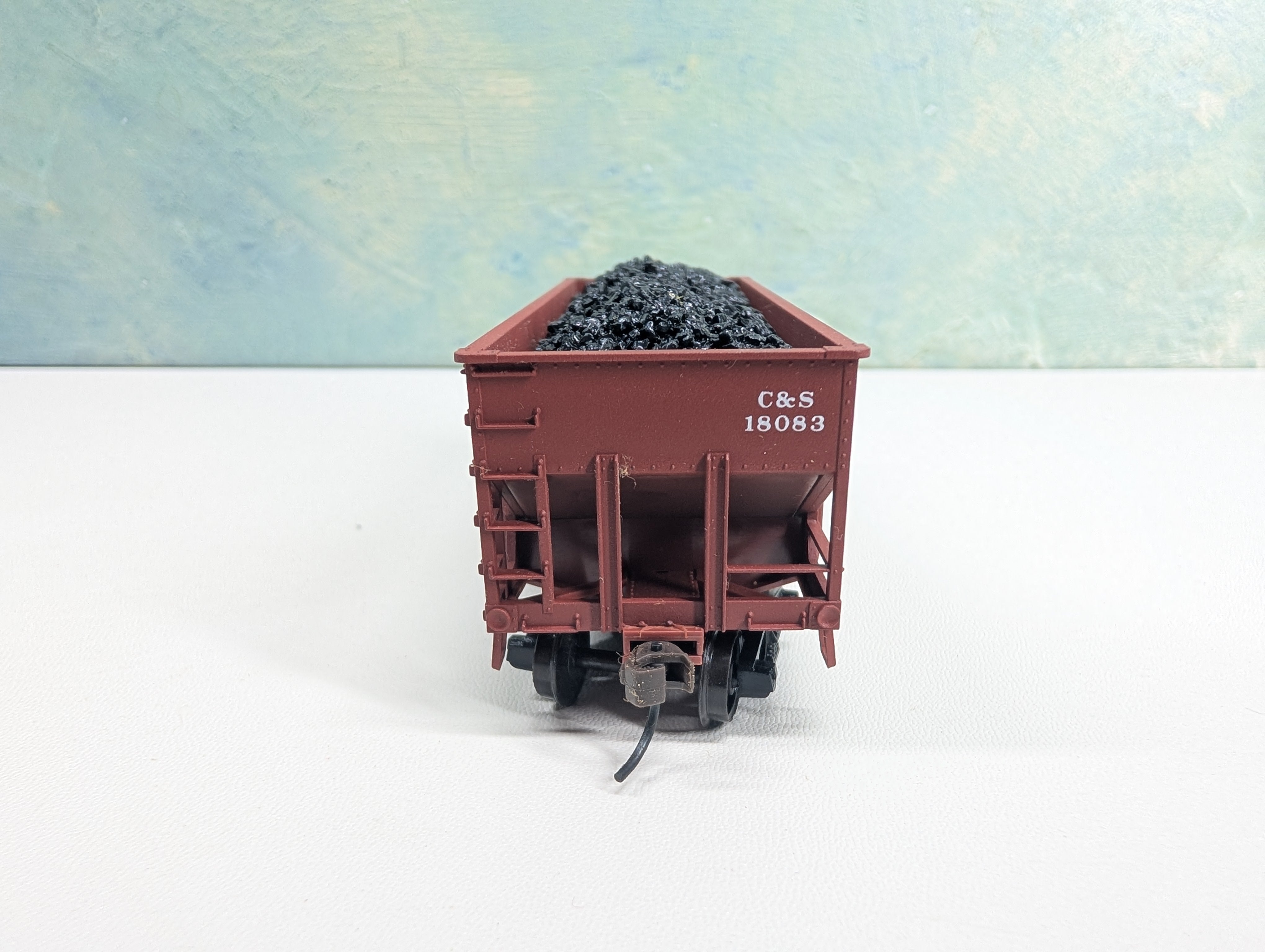 USED Accurail HO Scale 55 Ton 2 Bay Hopper Burlington C&S #18083 w/ Coal Load