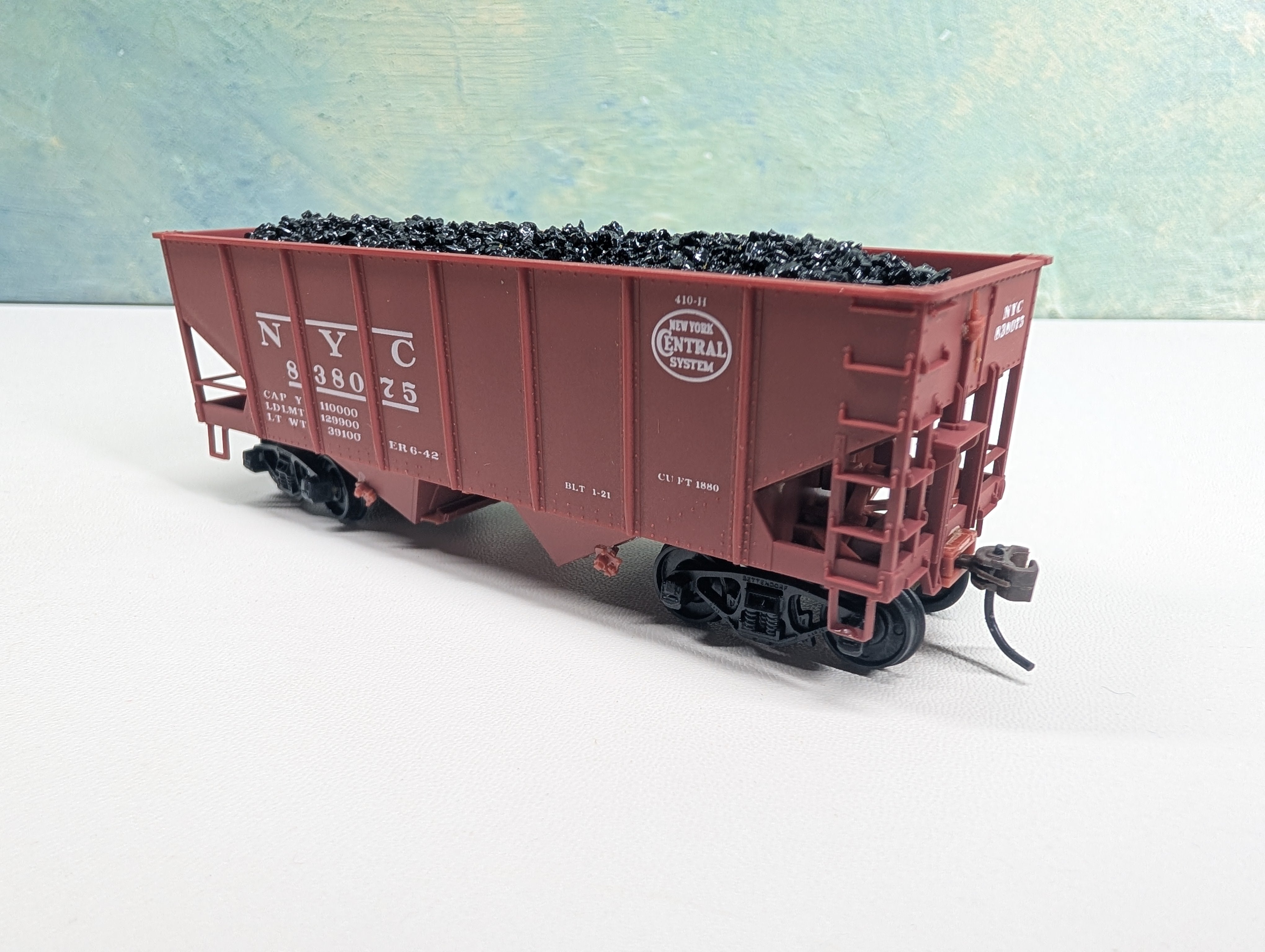 USED Accurail HO Scale 55 Ton 2 Bay Hopper New York Central NYC #838075 w/ Coal Load