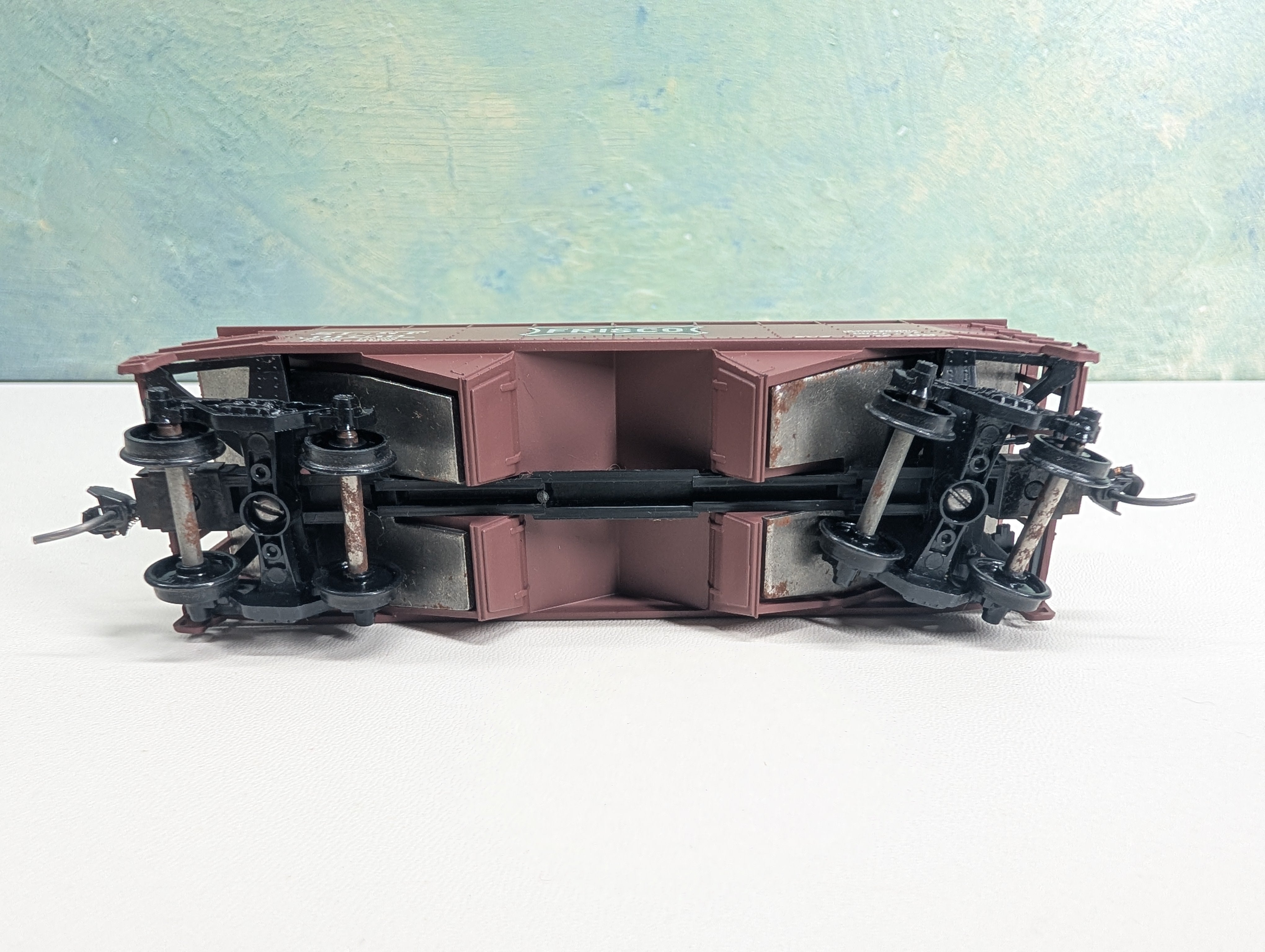 USED Athearn HO Scale 34' Offset 2 Bay Hopper Frisco SL-SF #91736
