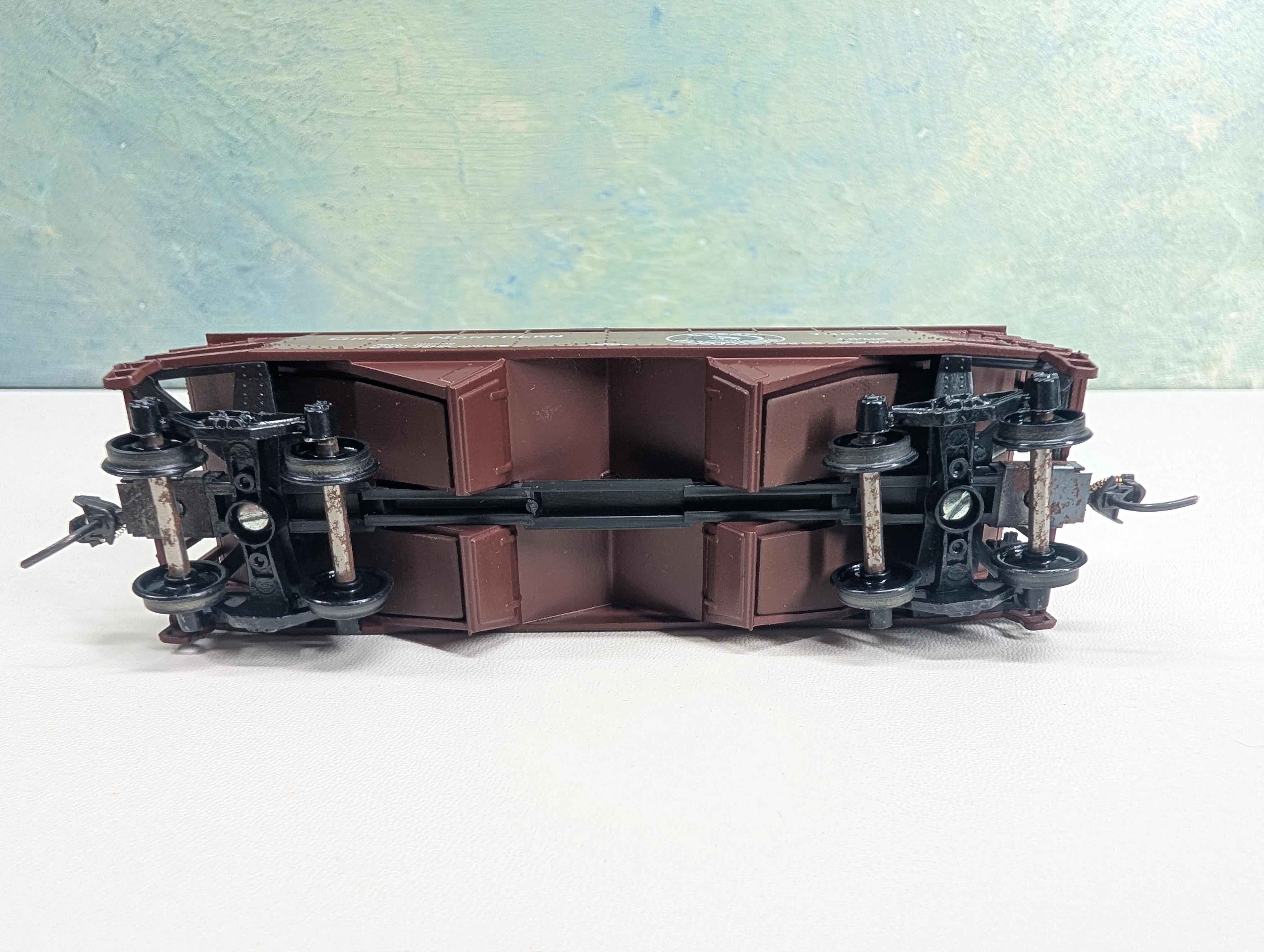 USED Athearn HO Scale 34' Offset 2 Bay Hopper Great Northern GN #73608