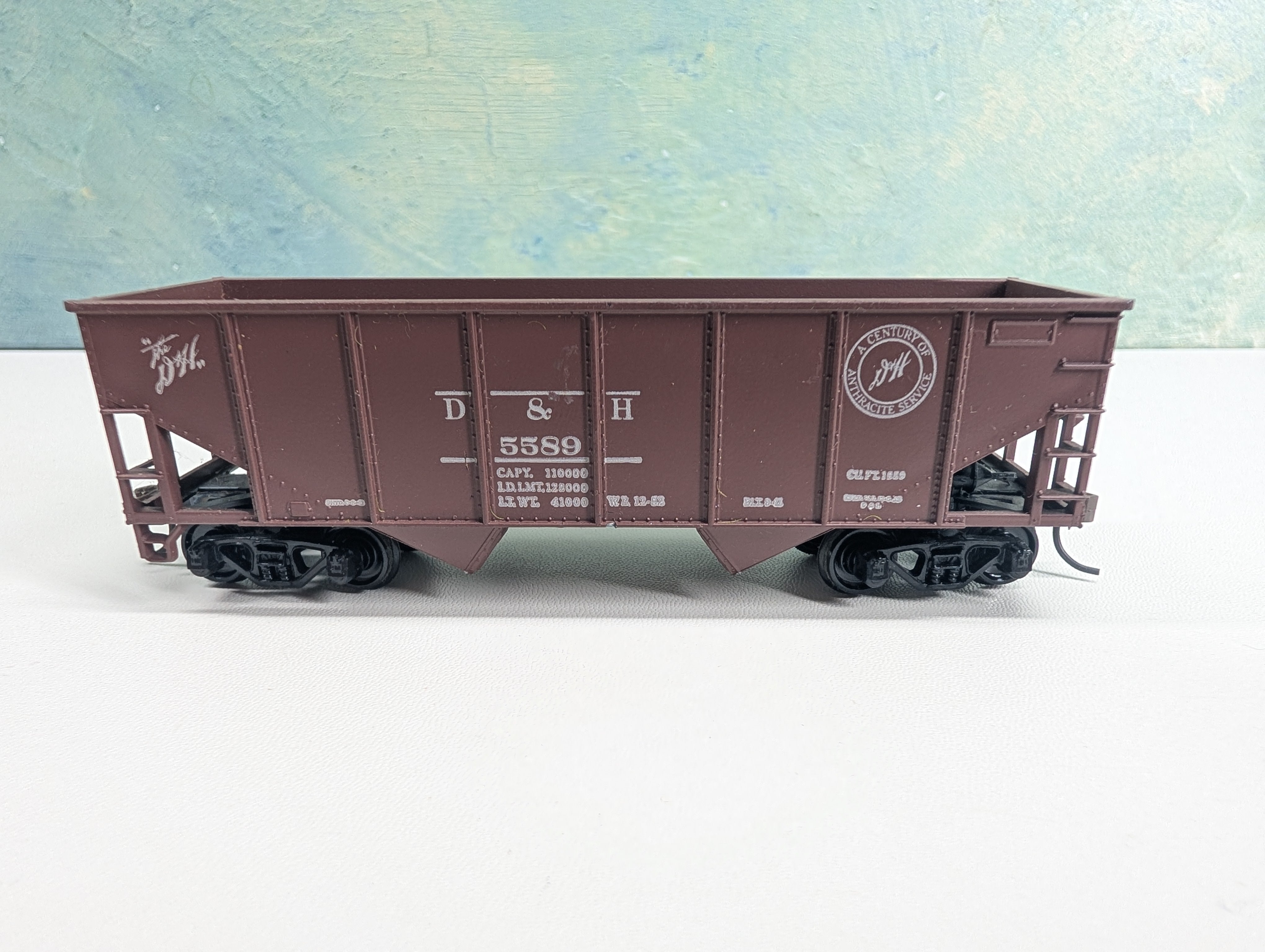 USED Athearn HO Scale 34' Offset 2 Bay Hopper Delaware and Hudson D&H #5589