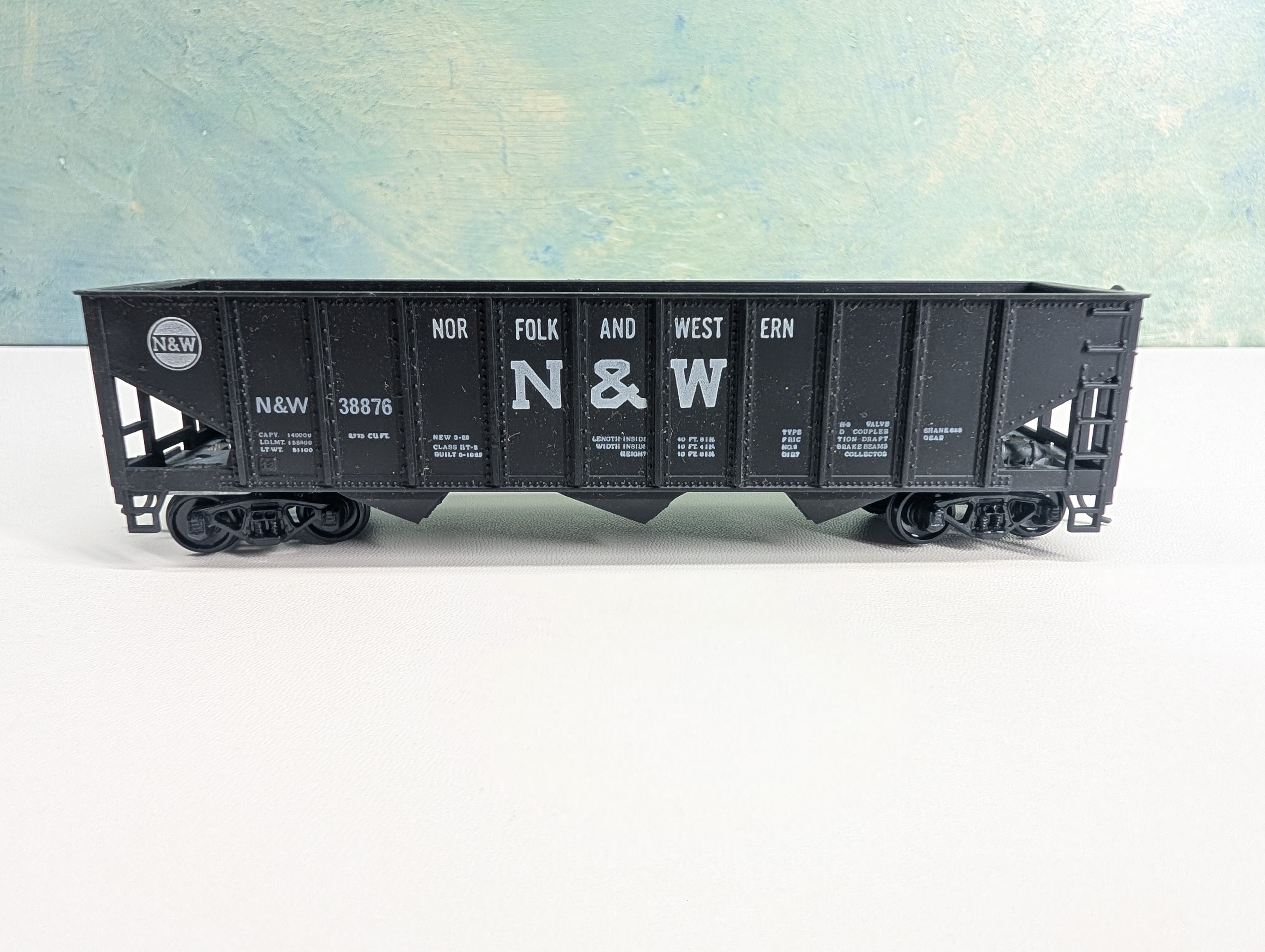 USED Roundhouse HO Scale 70 Ton 3 Bay Hopper Norfolk & Western N&W #38876