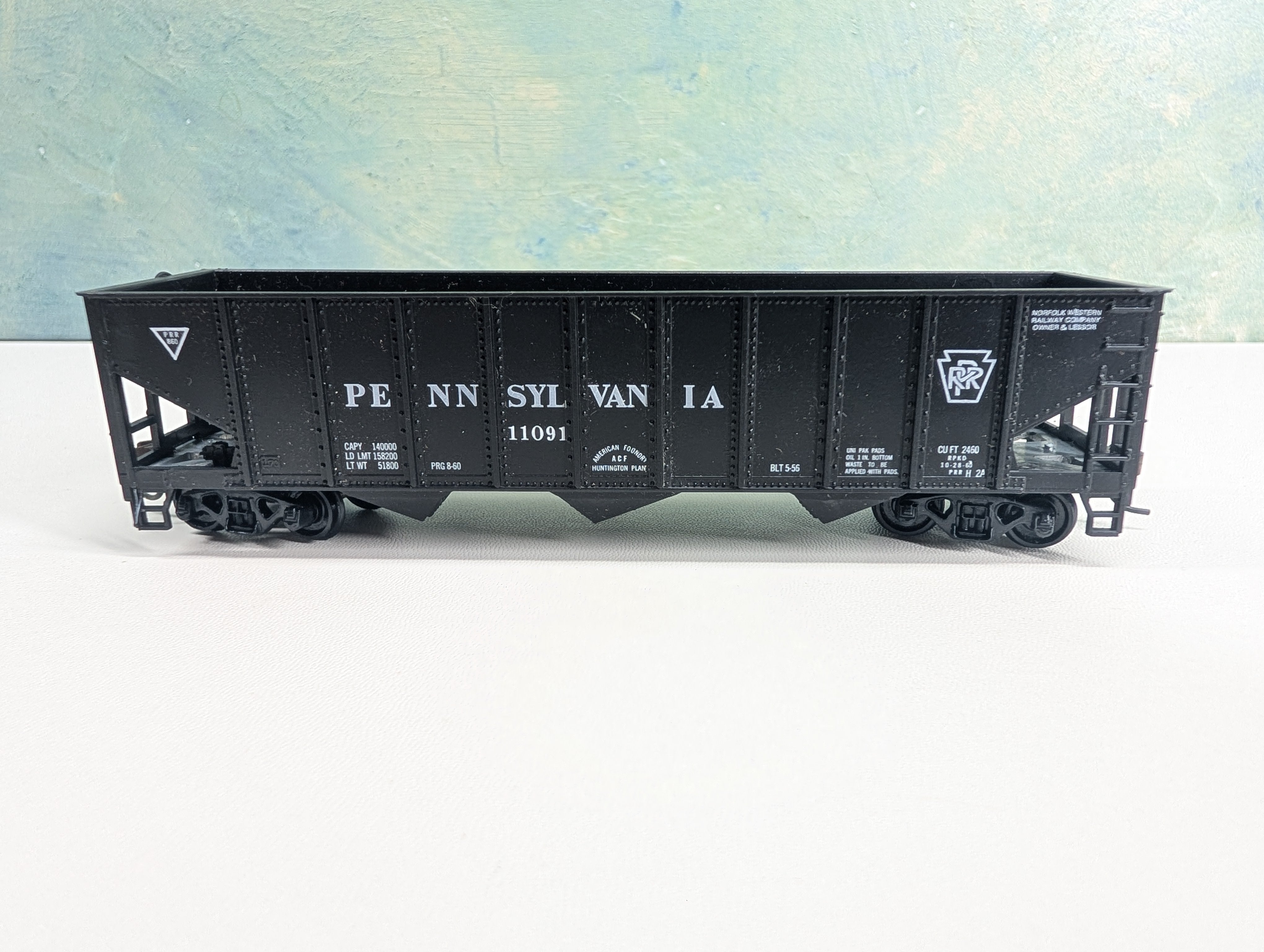 USED Roundhouse HO Scale 70 Ton 3 Bay Hopper Pennsylvania PRR #11091
