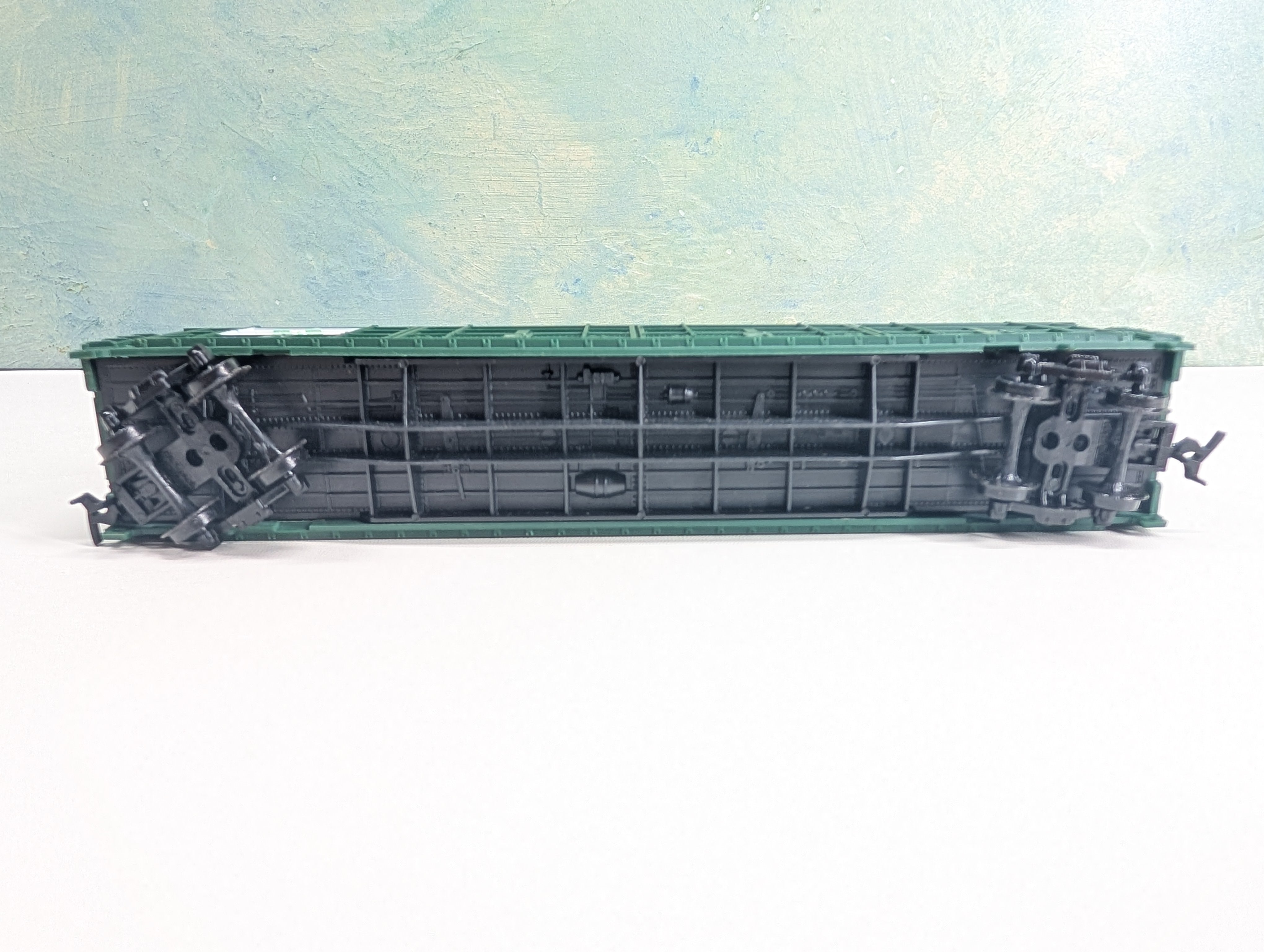 USED Life-Like HO Scale Thrall Door Box Car Weyerhaeuser LUNX #4687