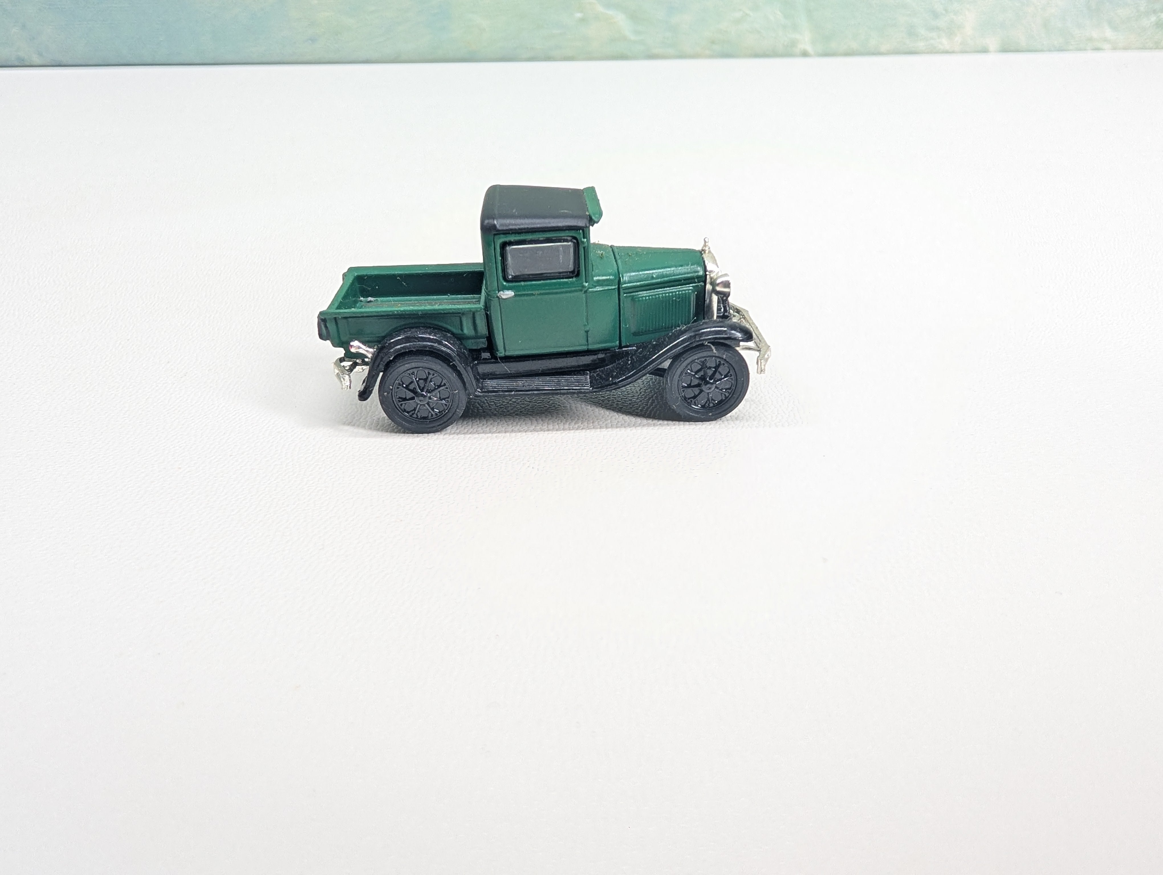 USED Athearn 26422 HO Scale Ford Model A Pick-Up Truck, Green