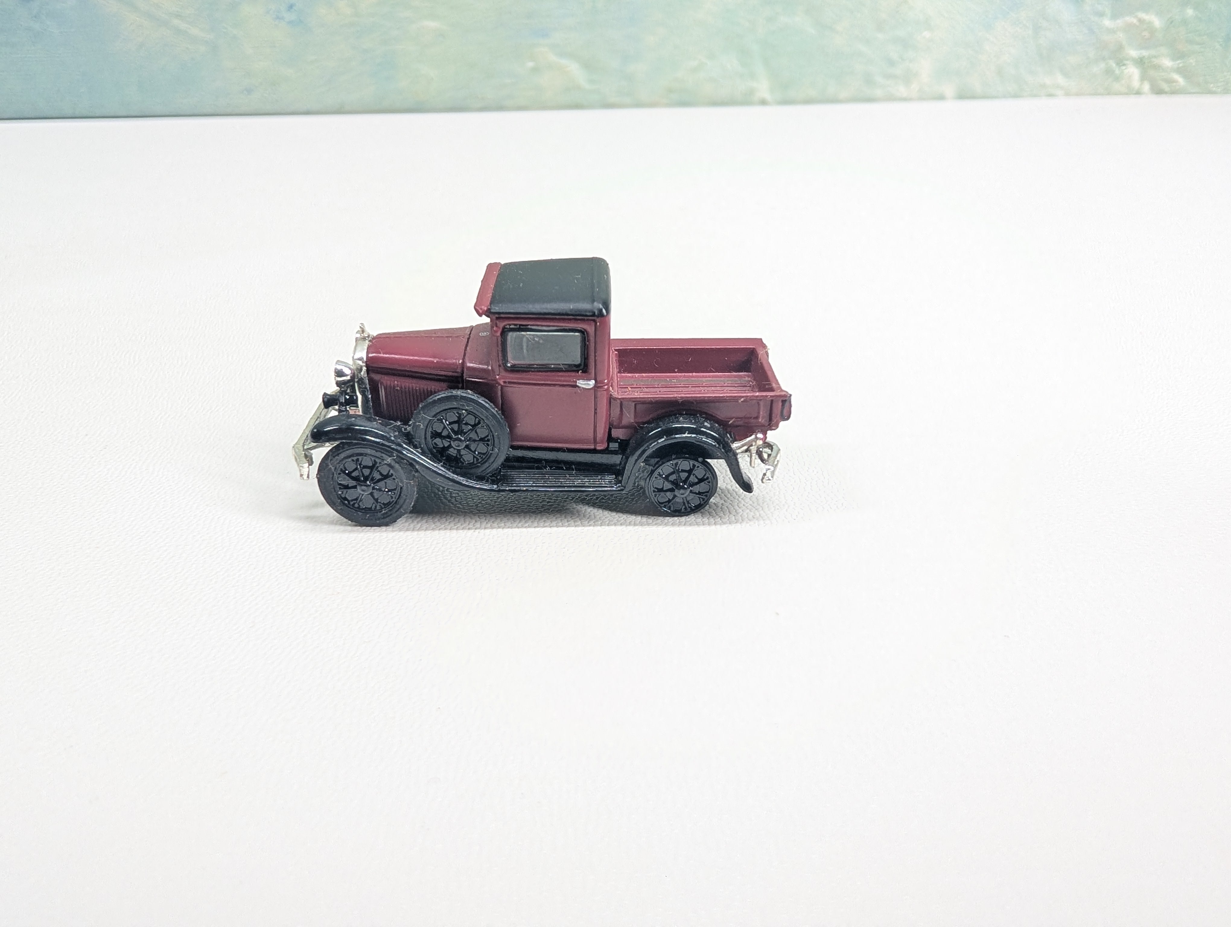 USED Athearn 26421 HO Scale Ford Model A Pick-Up Truck, Burgundy