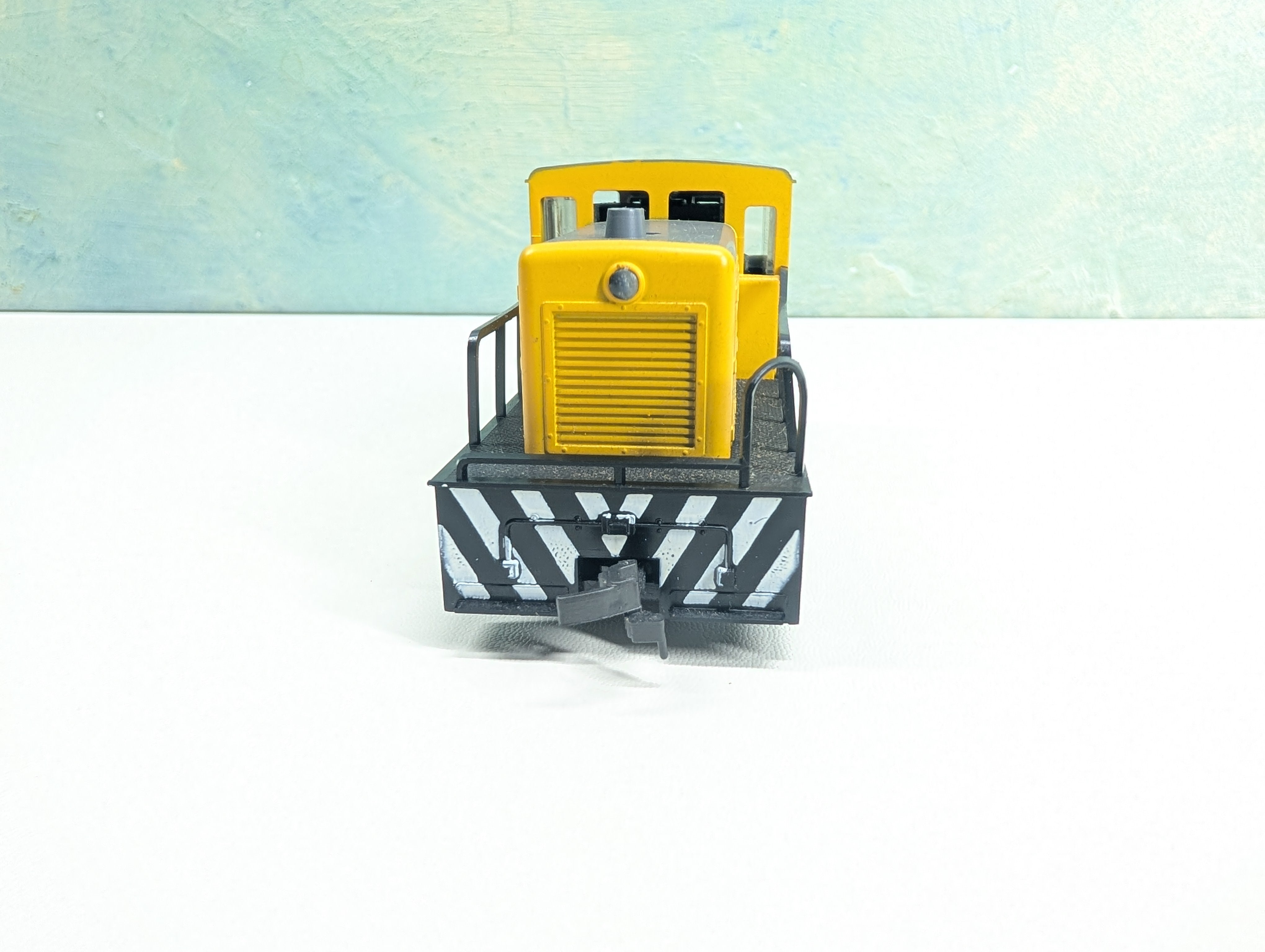 USED AHM HO Scale 35 Ton Diesel Switcher Locomotive Union Pacific UP #850 Tested! DC