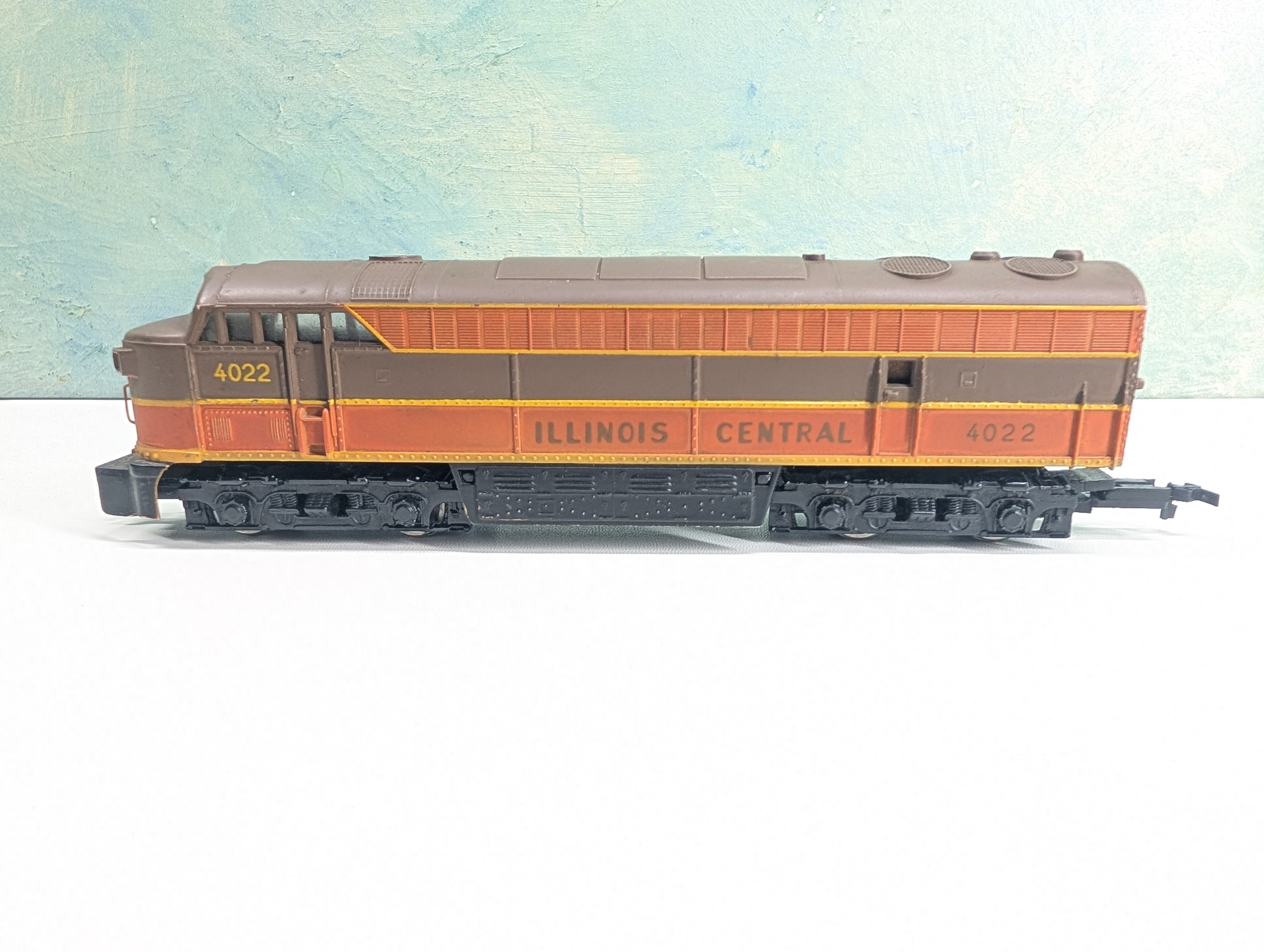 USED AHM HO Scale FM C-Liner Diesel Locomotive Illinois Central IC #4022 Tested! DC