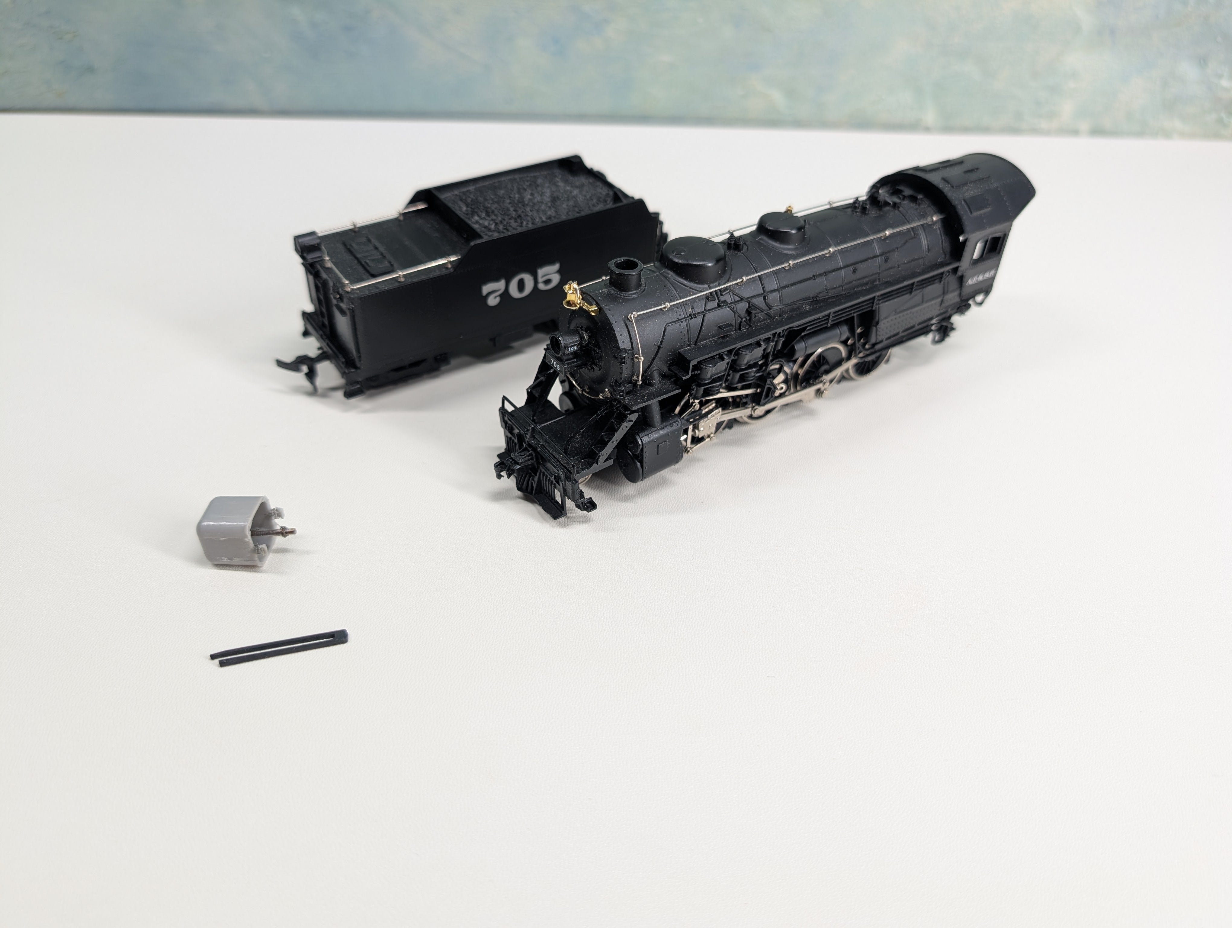 USED Bachmann HO Scale Consolidation 2-8-0 Steam Locomotive Santa Fe ATSF #705 Parts/Repairs DC