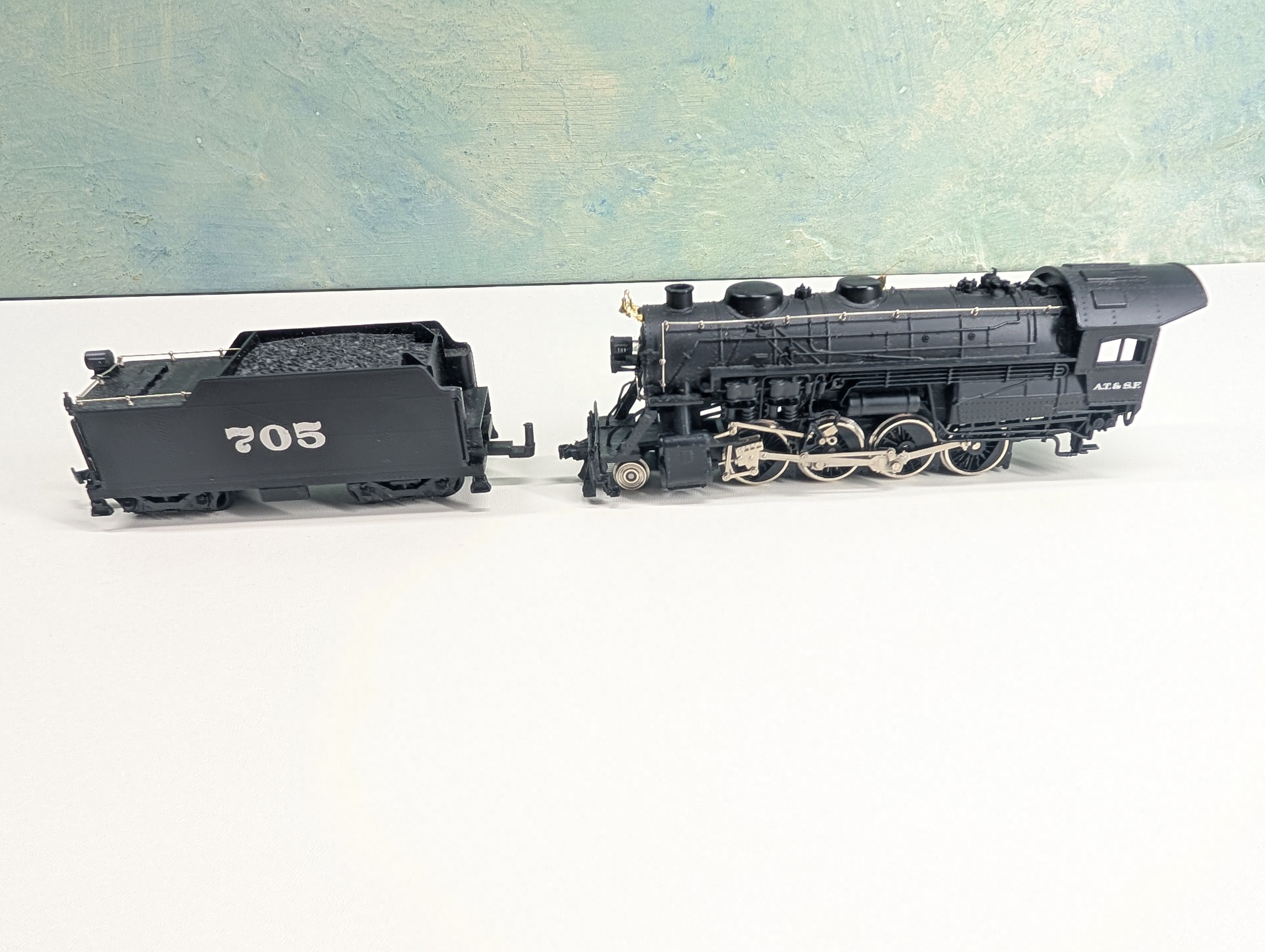 USED Bachmann HO Scale Consolidation 2-8-0 Steam Locomotive Santa Fe ATSF #705 Parts/Repairs DC