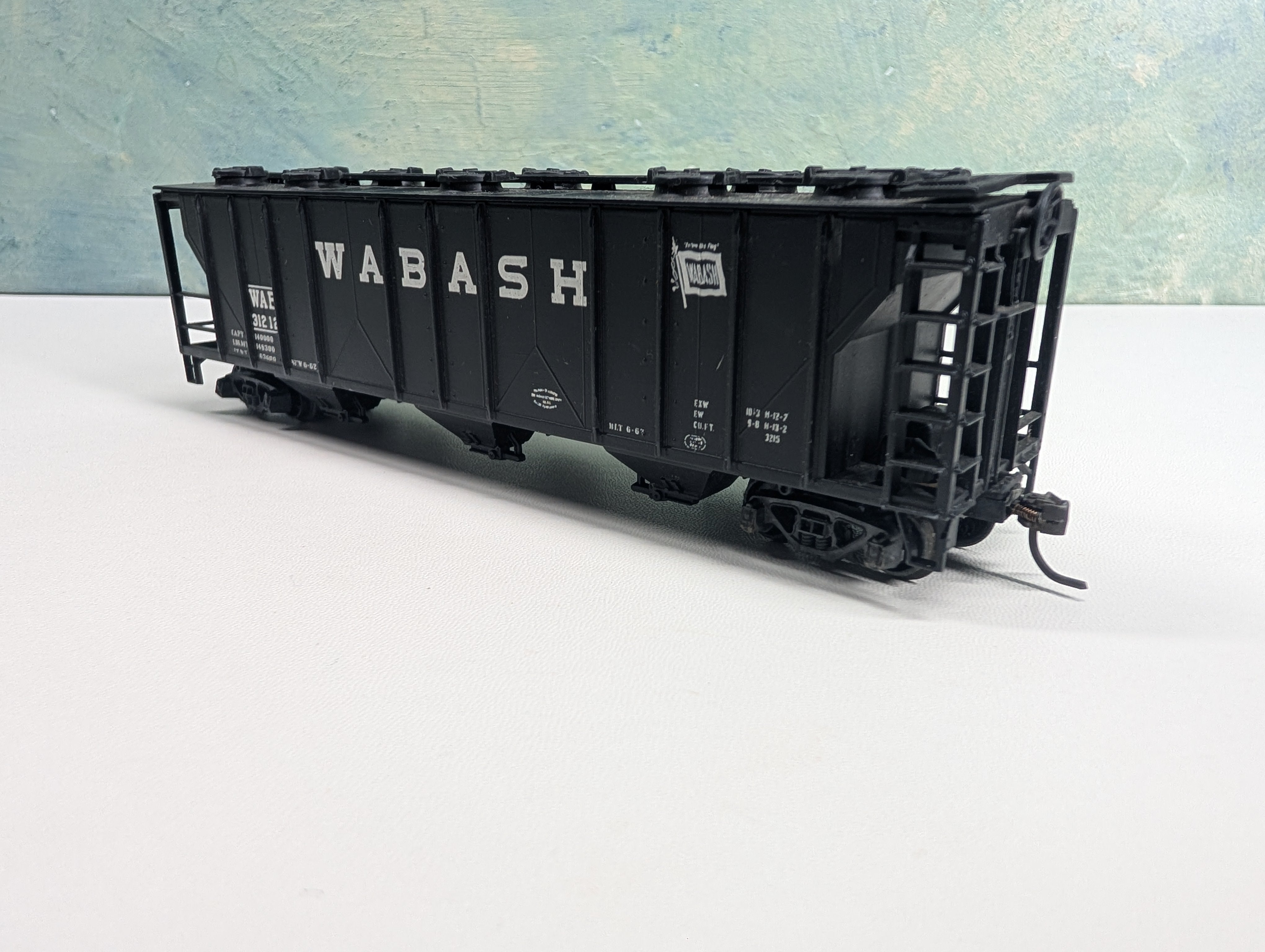 USED HO Scale 3 Bay Covered Hopper Wabash WAB #31212