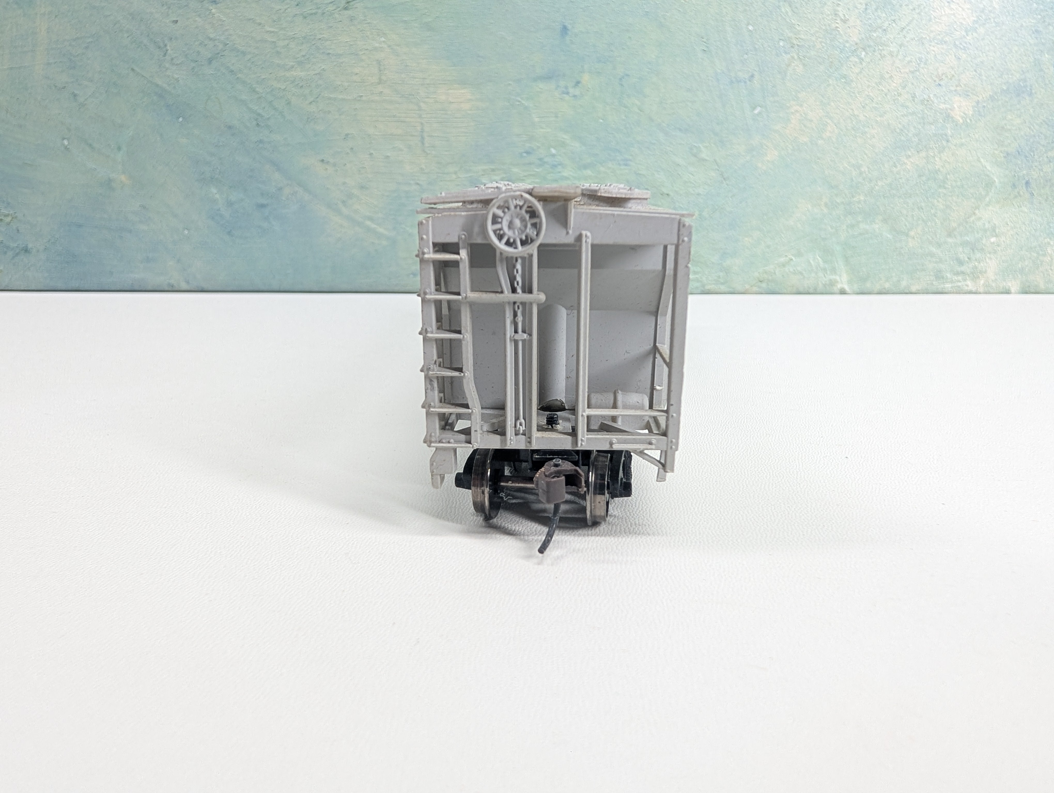 USED HO Scale 3 Bay Covered Hopper North American NAHX #59236 Metal Wheels
