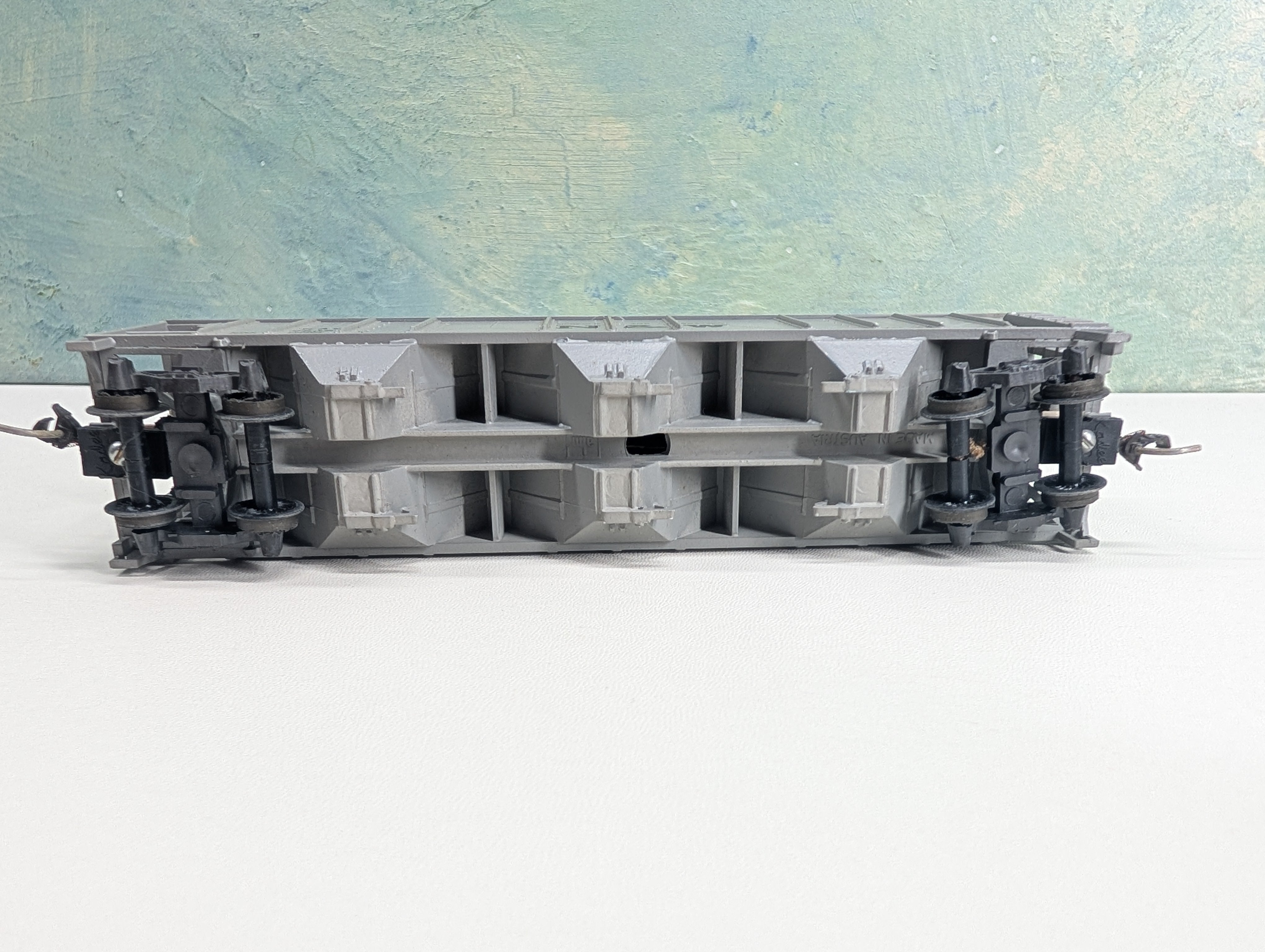 USED HO Scale 3 Bay Covered Hopper Norfolk & Western N&W #76560