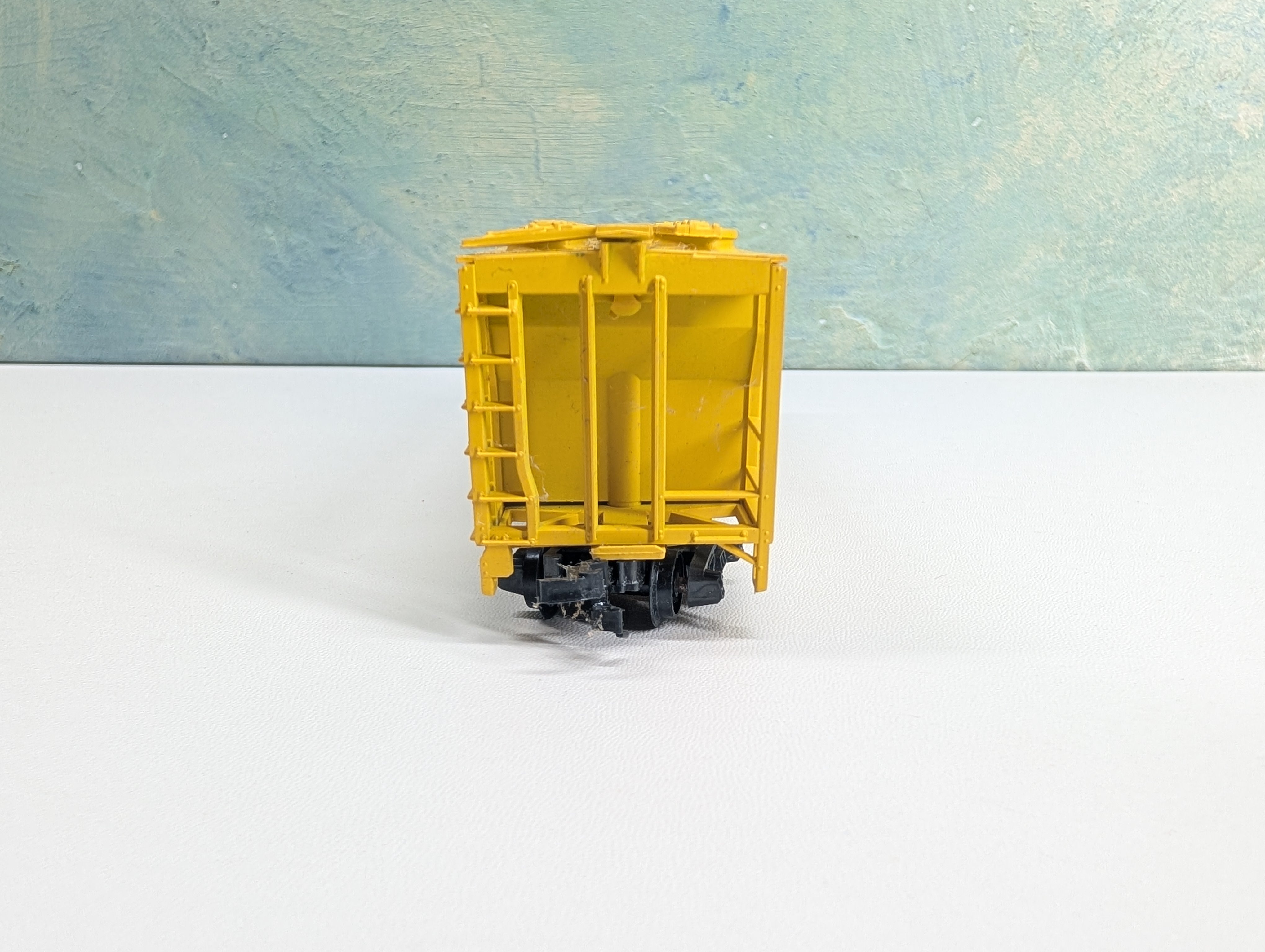USED HO Scale 3 Bay Covered Hopper Warp's Plastics NAHX #36539