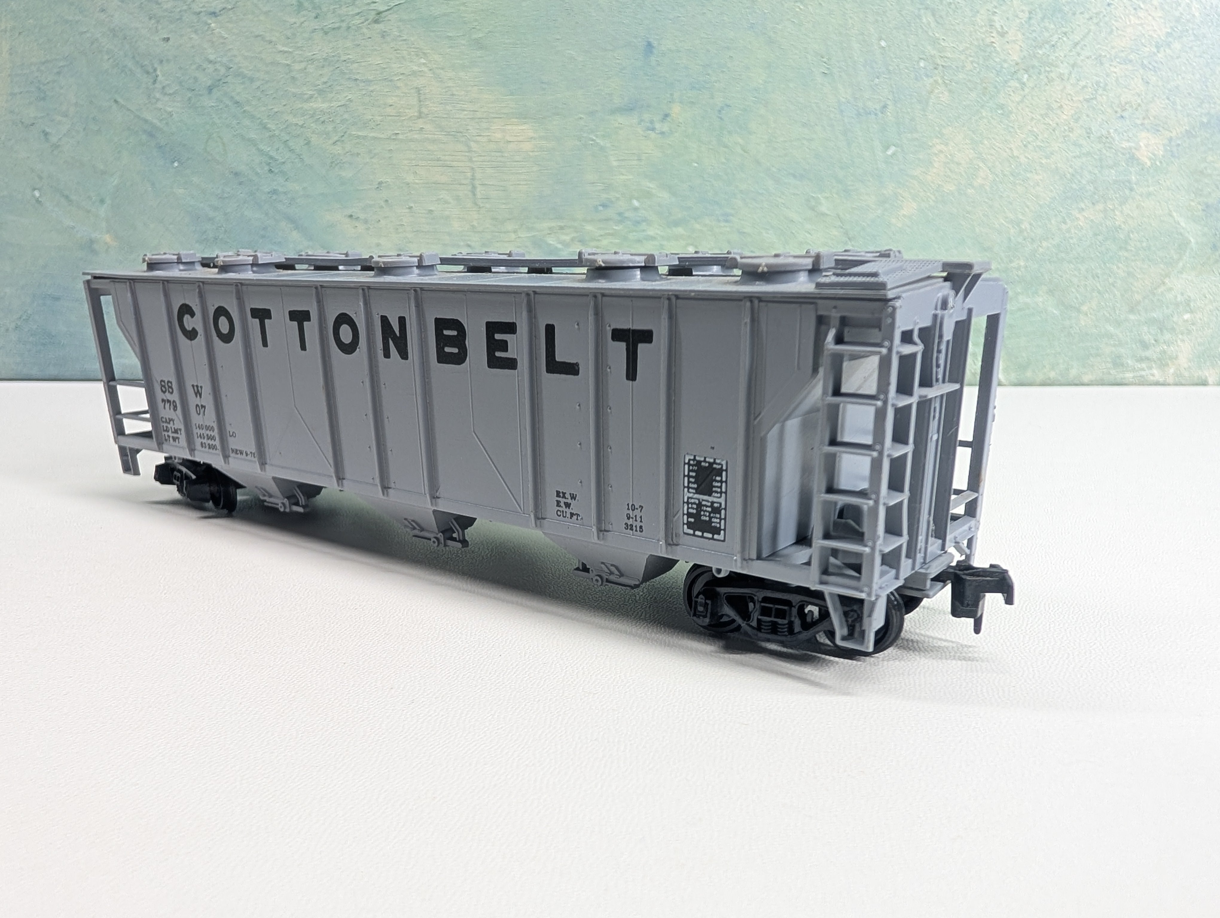 USED HO Scale 3 Bay Covered Hopper Cotton Belt SSW #77907