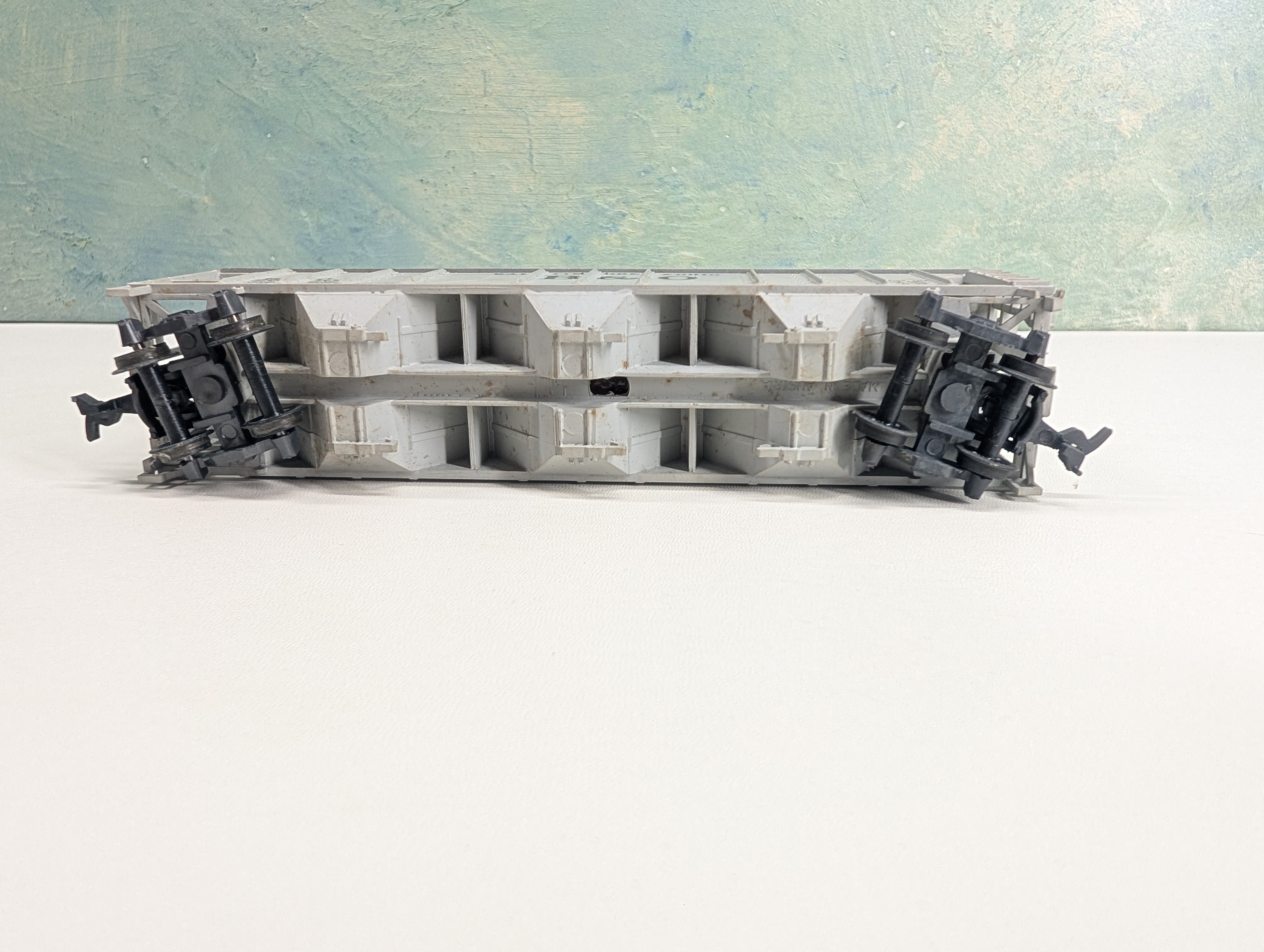 USED HO Scale 3 Bay Covered Hopper Baltimore and Ohio B&O #263101