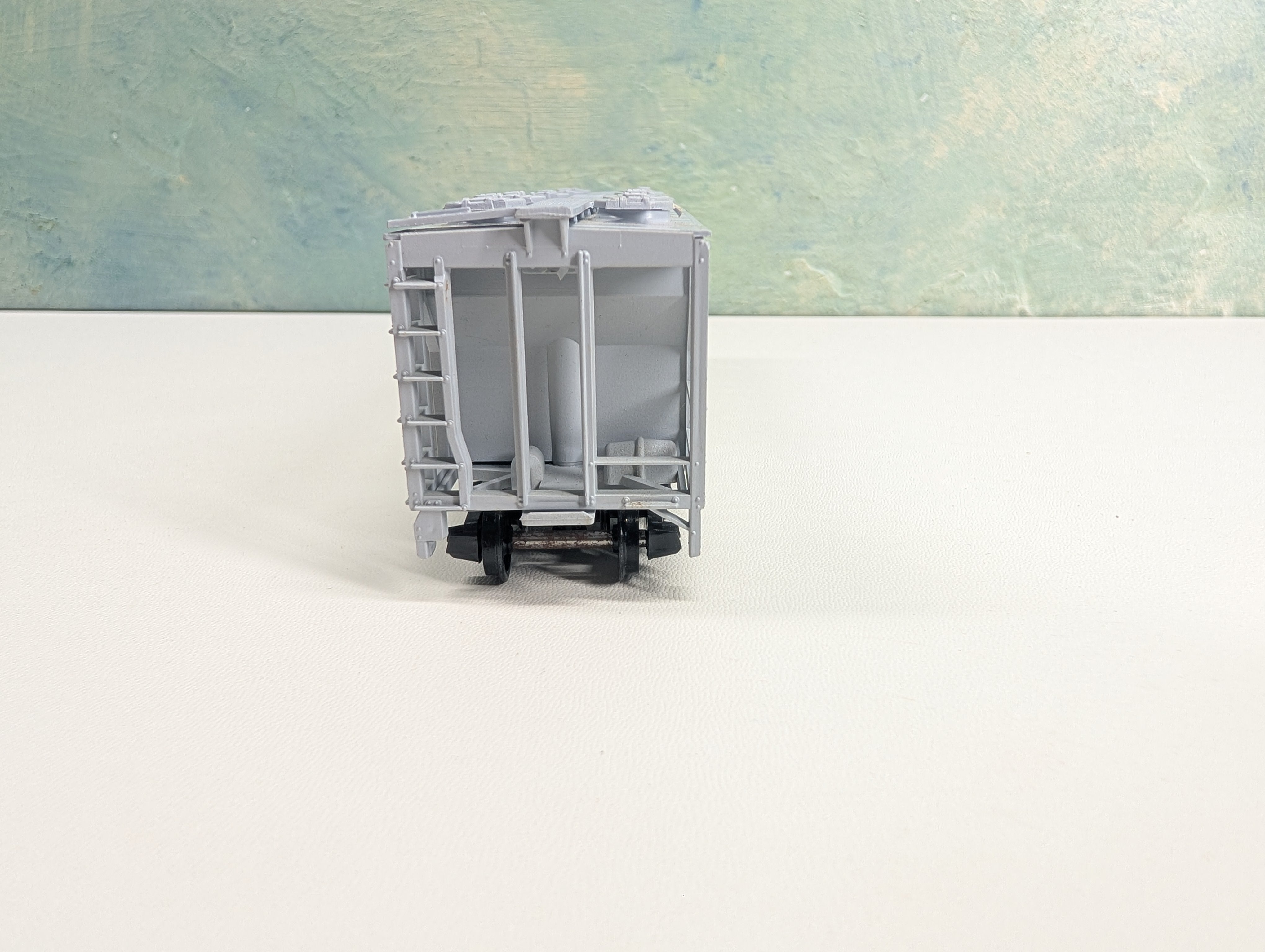 USED HO Scale 3 Bay Covered Hopper Rio Grande D&RGW #18120