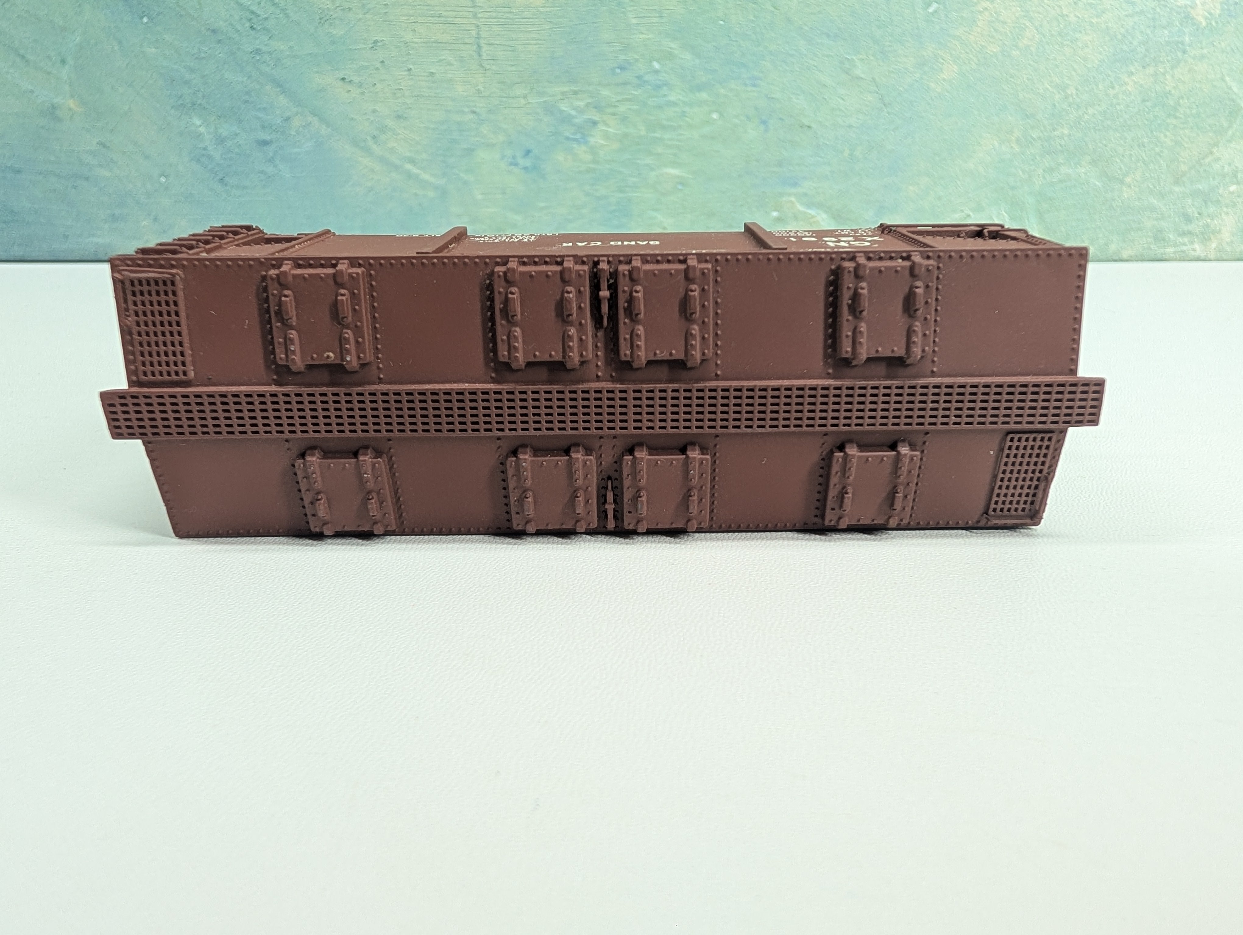 USED HO Scale 2 Bay Covered Hopper, Sand Car Great Northern GN #X2991 Decal, Metal Wheels