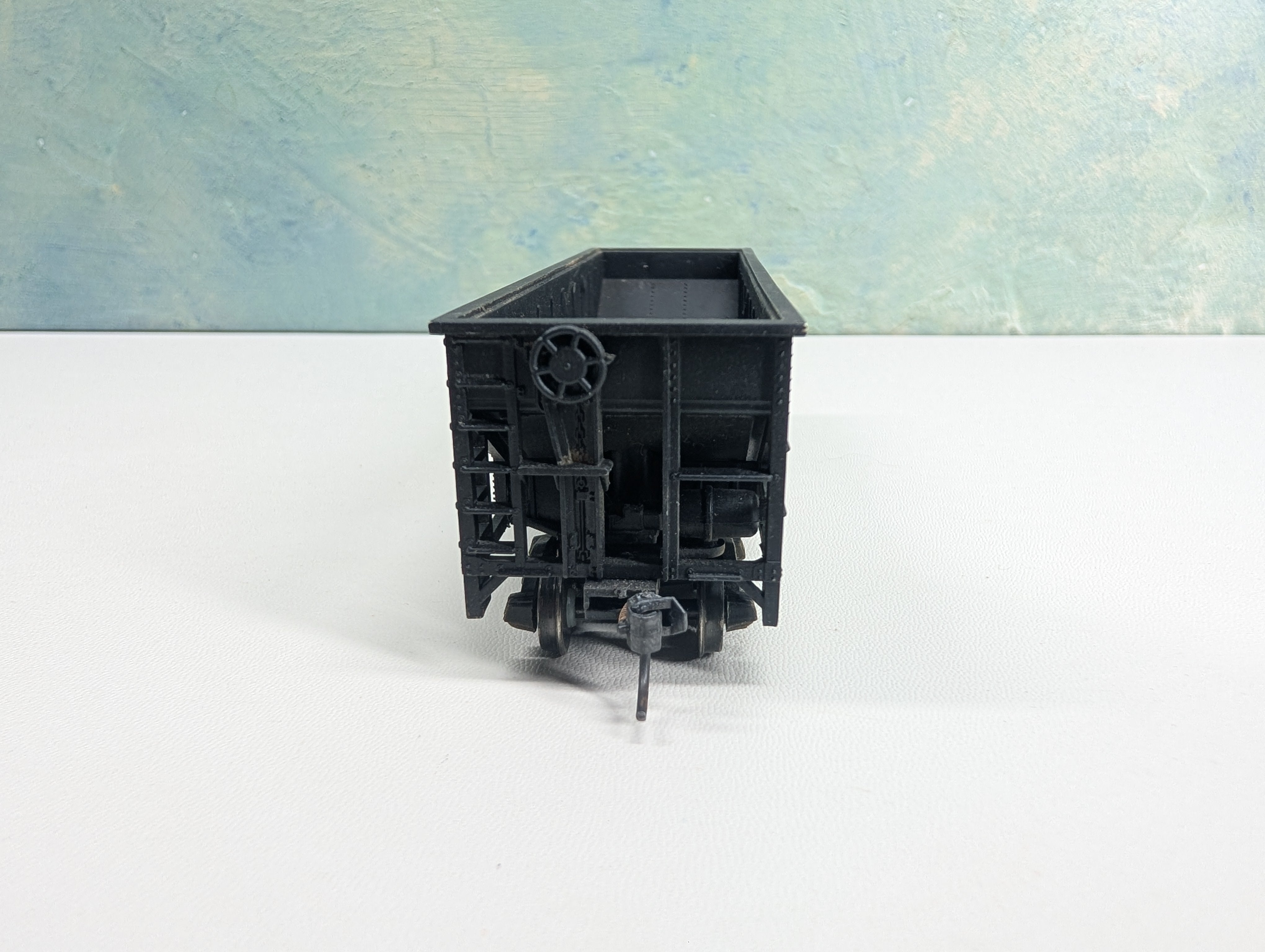 USED HO Scale 2 Bay Hopper CNJ #65528 Metal Wheels, Weathered