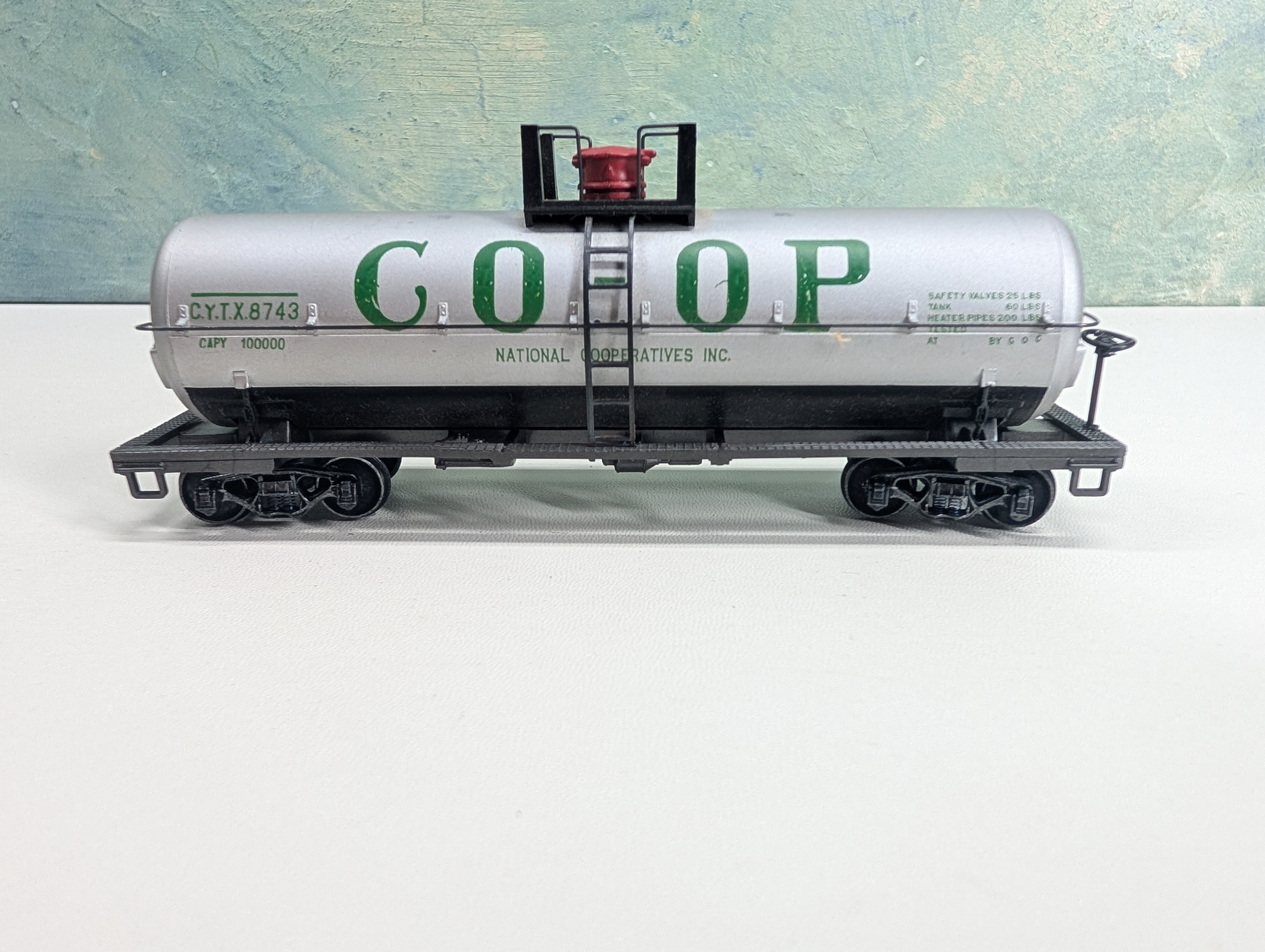 USED Rivarossi HO Scale Tank Car CO-OP CYTX #8743 Metal Wheels