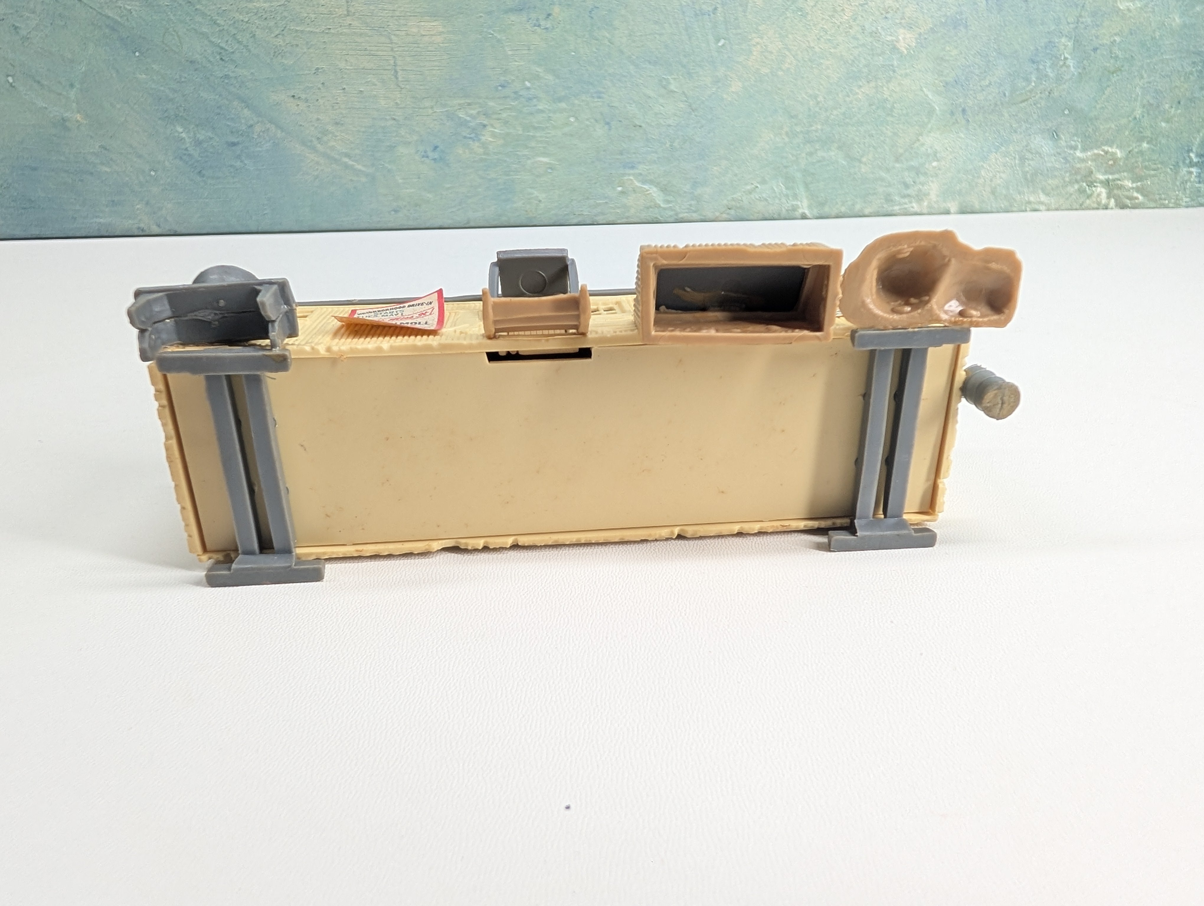 USED HO Scale Light Brown Railroad Work Crew Car