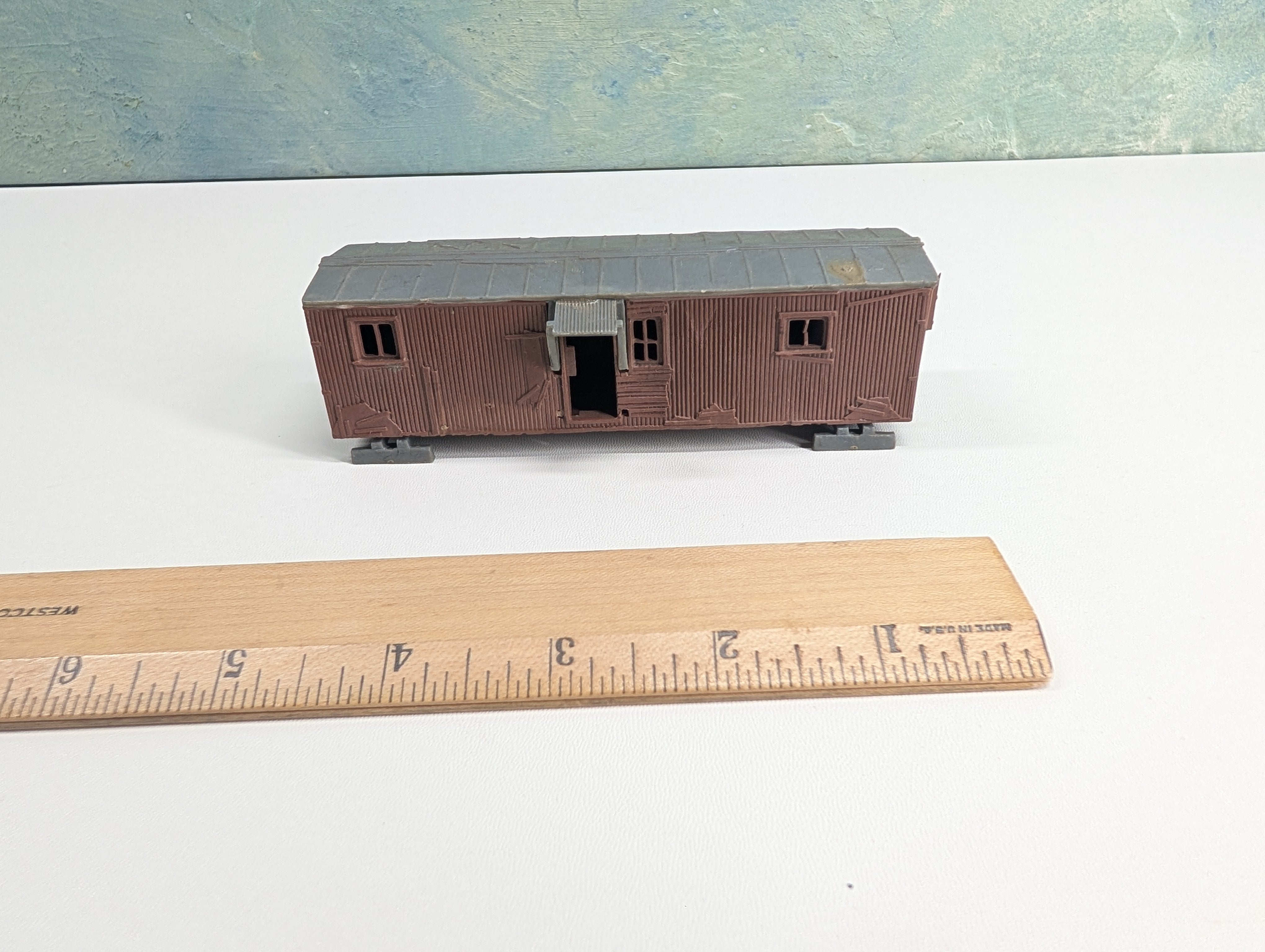 USED HO Scale Dark Brown Railroad Work Crew Car
